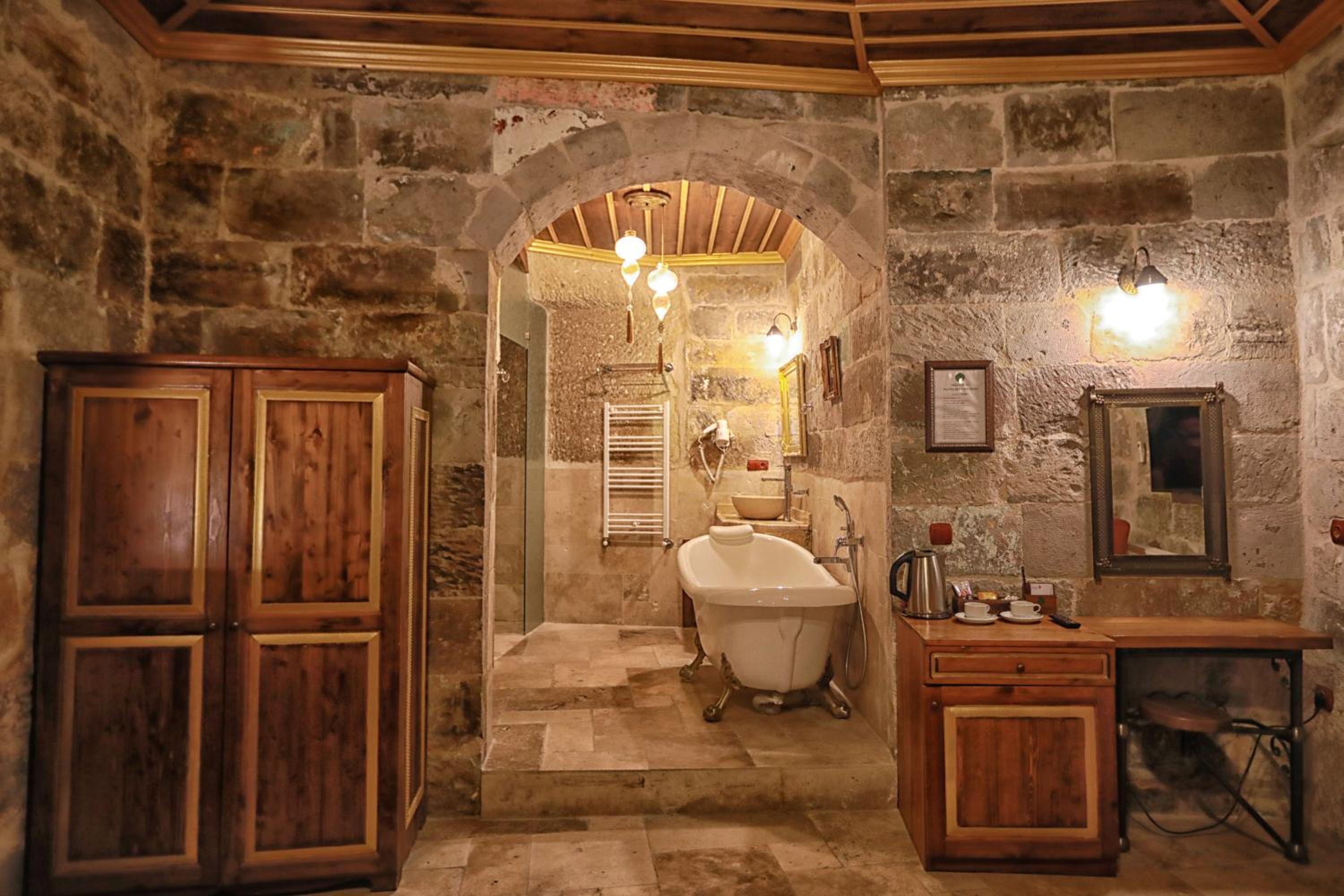 Suite - Photo 3
