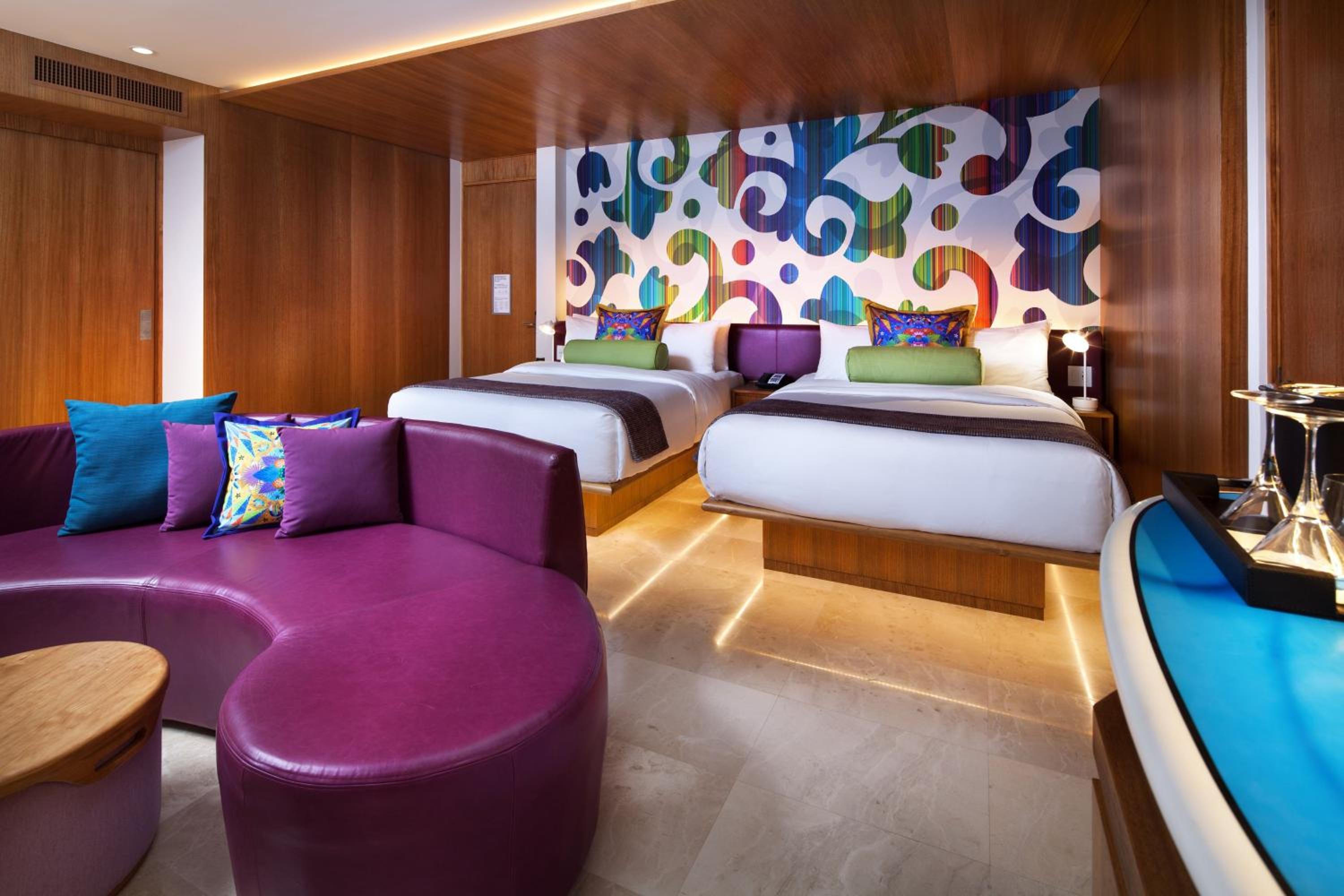 Standard Queen Room with Balcony and Garden View