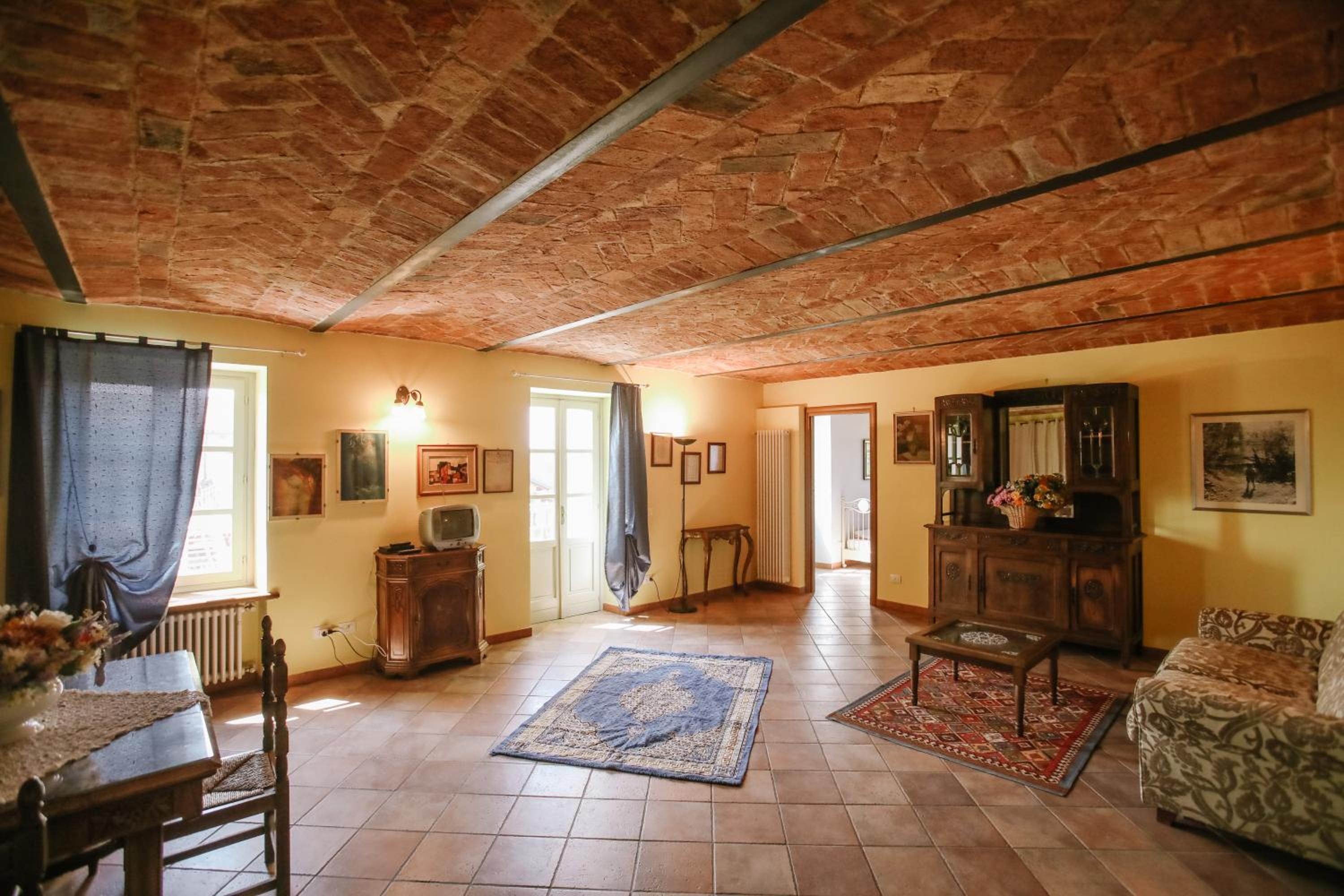Two-Bedroom Apartment with Balcony photo 3