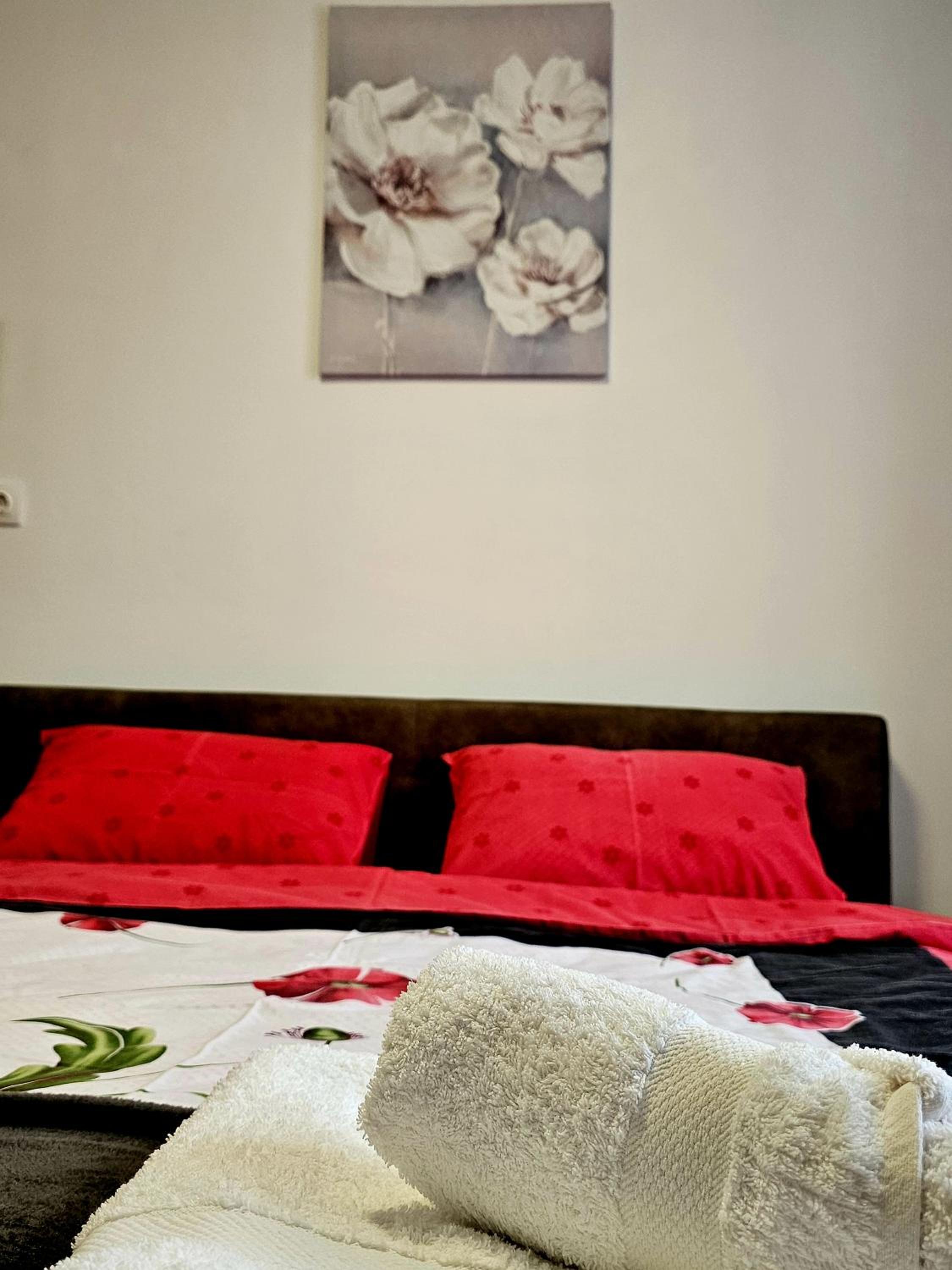 One-Bedroom Apartment - Photo 8