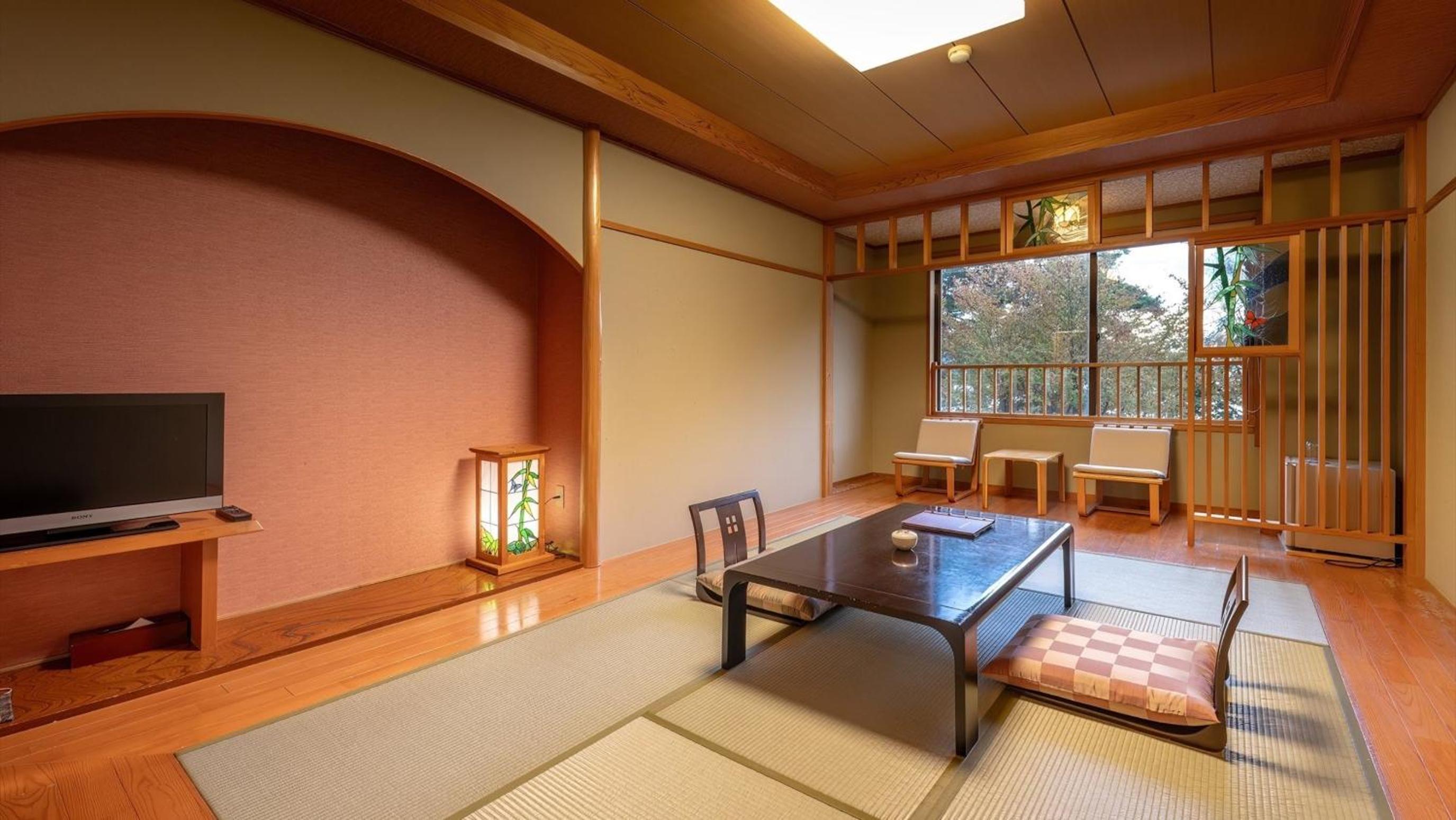 Japanese-Style Superior Quadruple Room photo 3