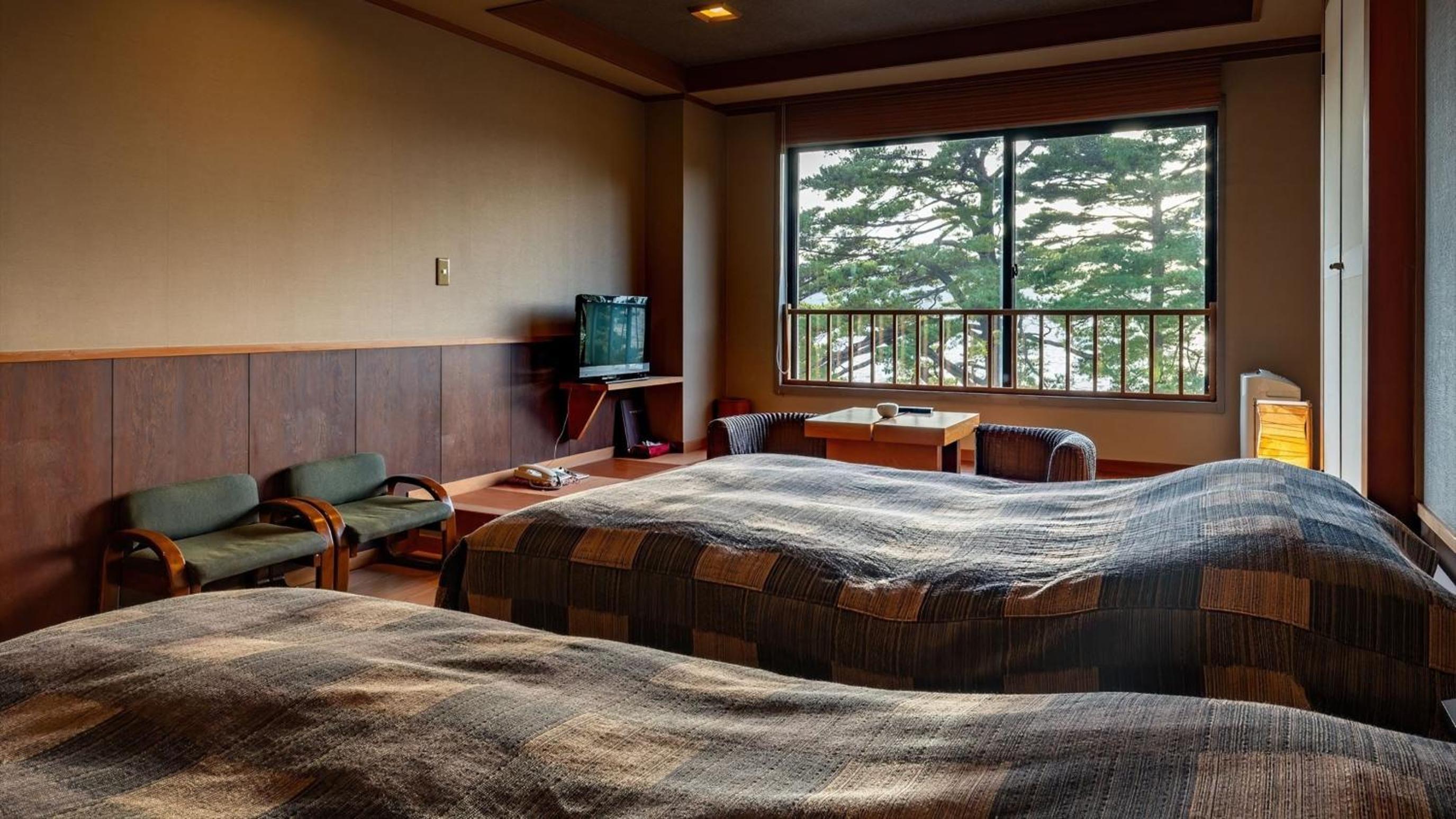 Twin Room with Lake View photo 3