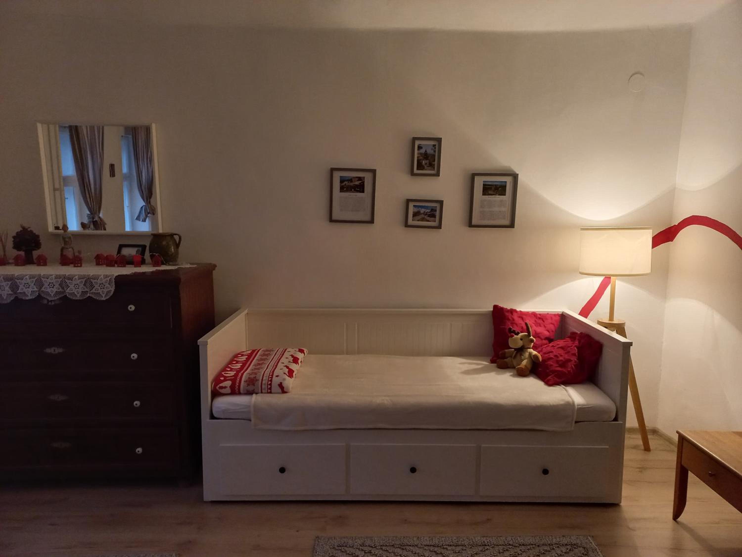 Two-Bedroom House - Photo 9