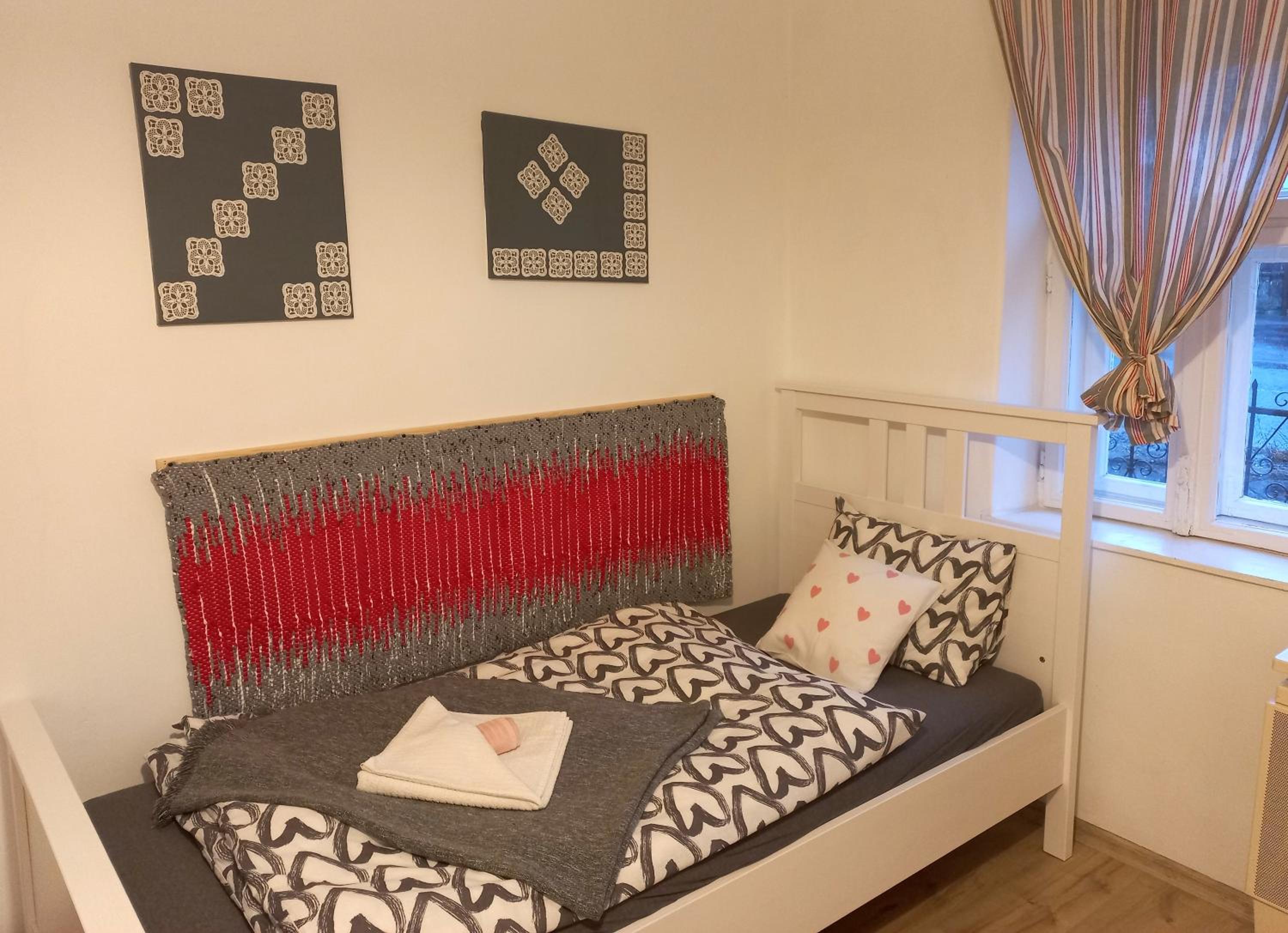 Two-Bedroom House - Photo 11