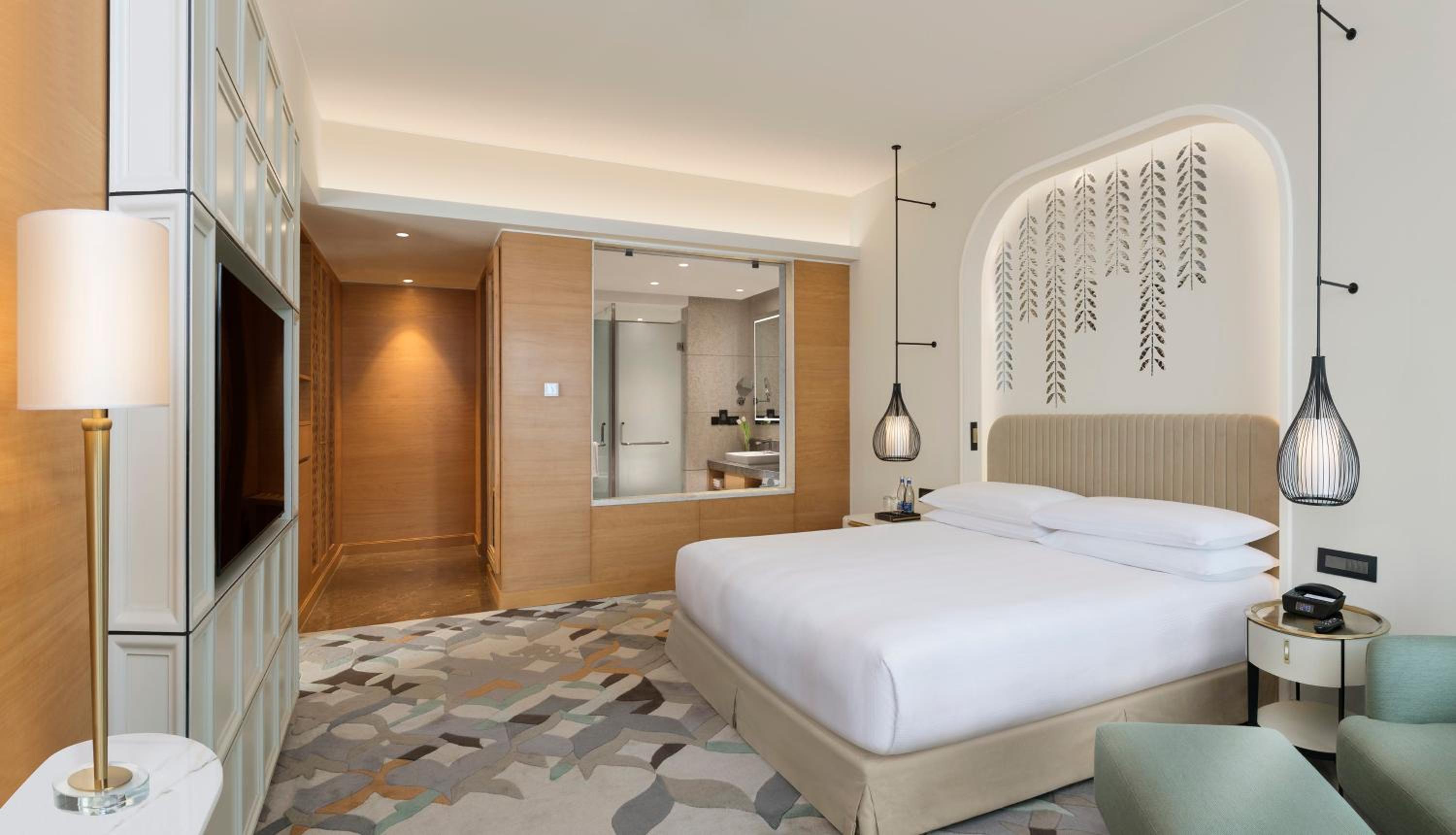 Junior Suite: 20% off on food,soft beverages, laundry & local transportation(upto 10 km); enjoy 90-min spa at 60mins spa price; BOGO offer on select beverages(5–8 pm) at Connexions Bar