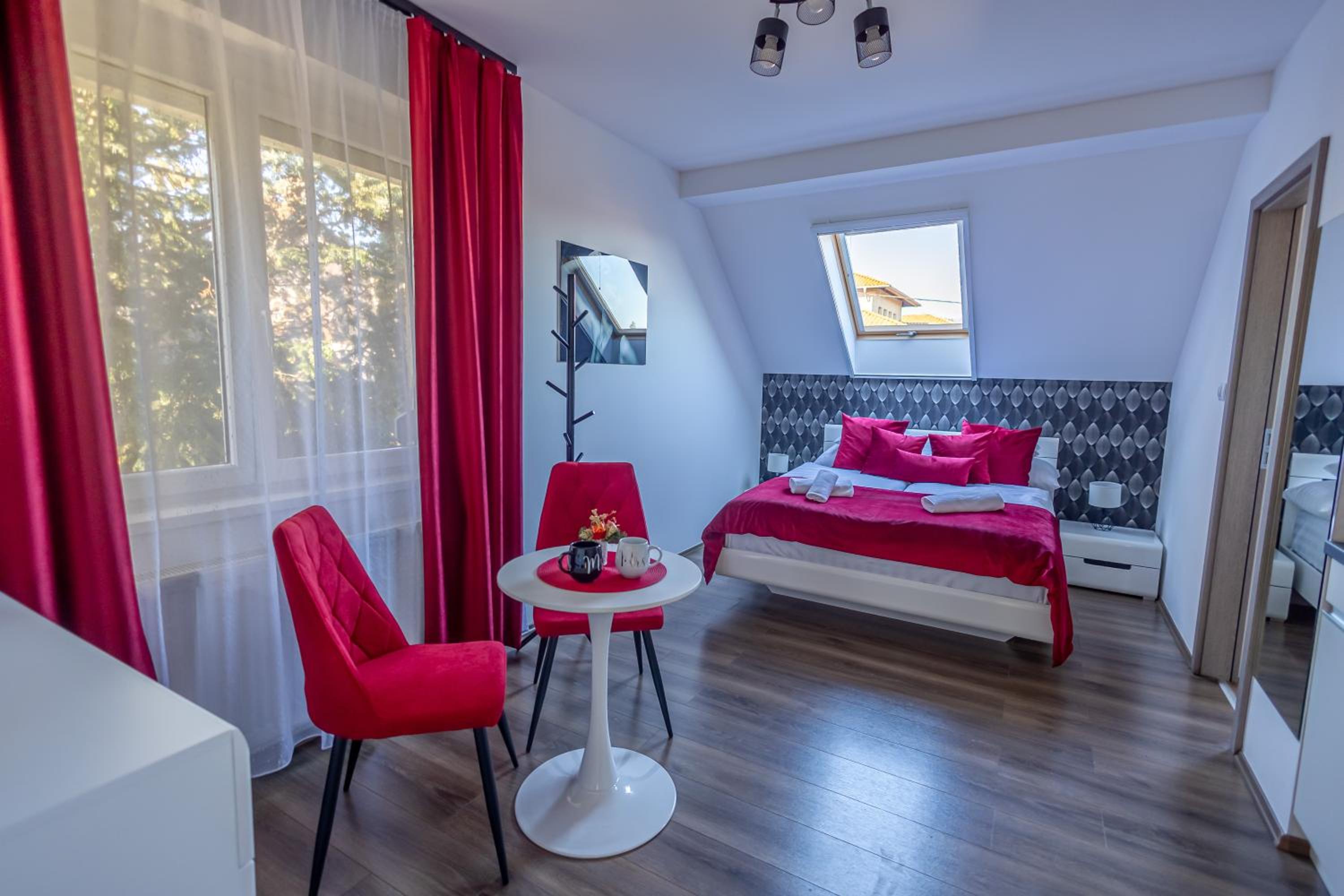 Studio Apartment photo 3
