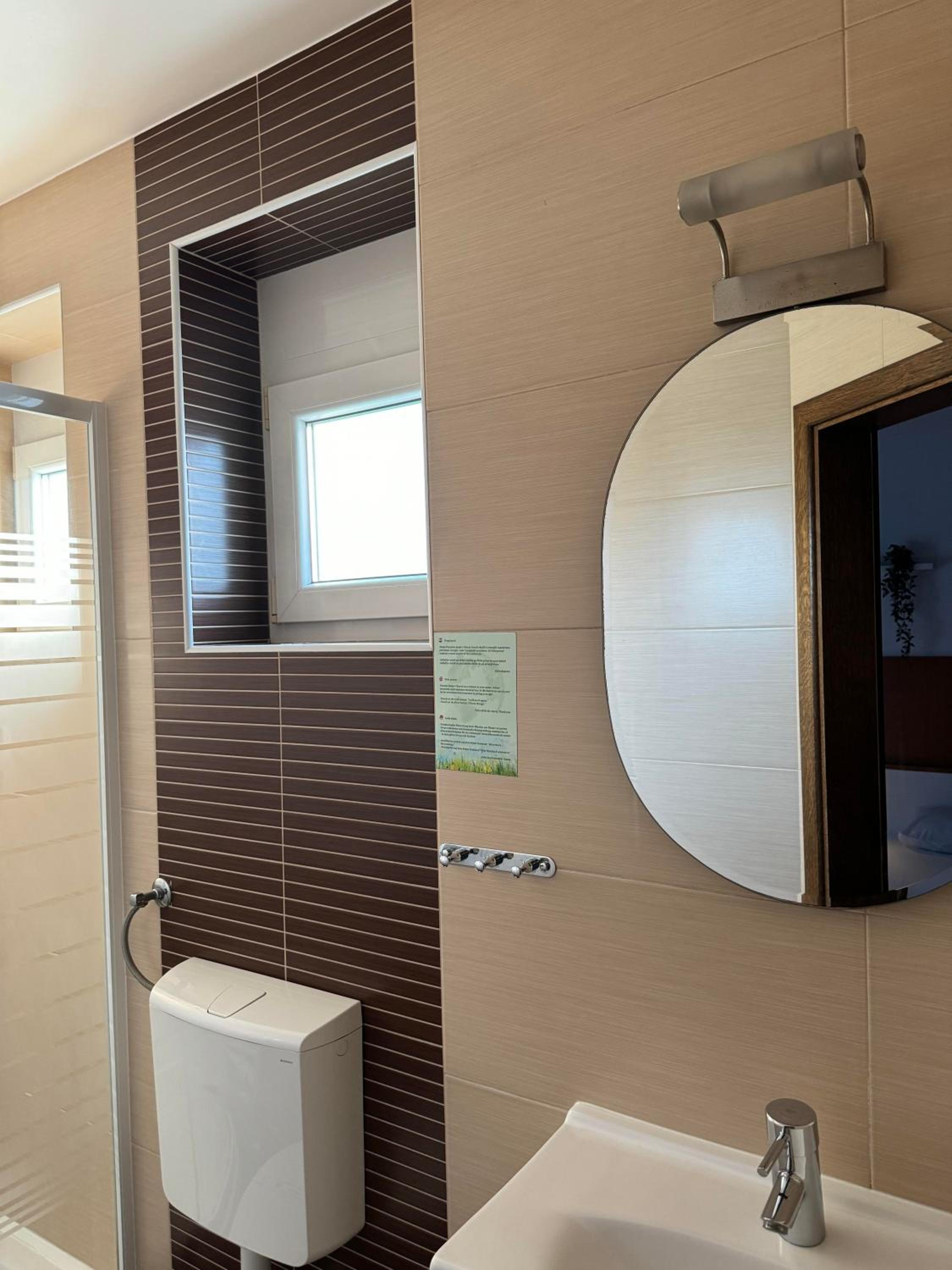 Standard Twin Room - Photo 5