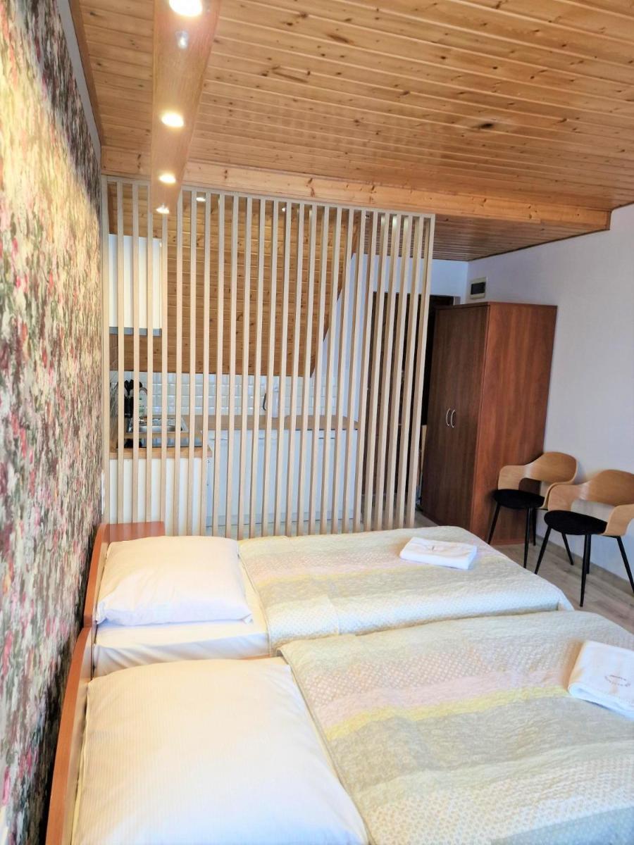 Studio with Balcony photo 3