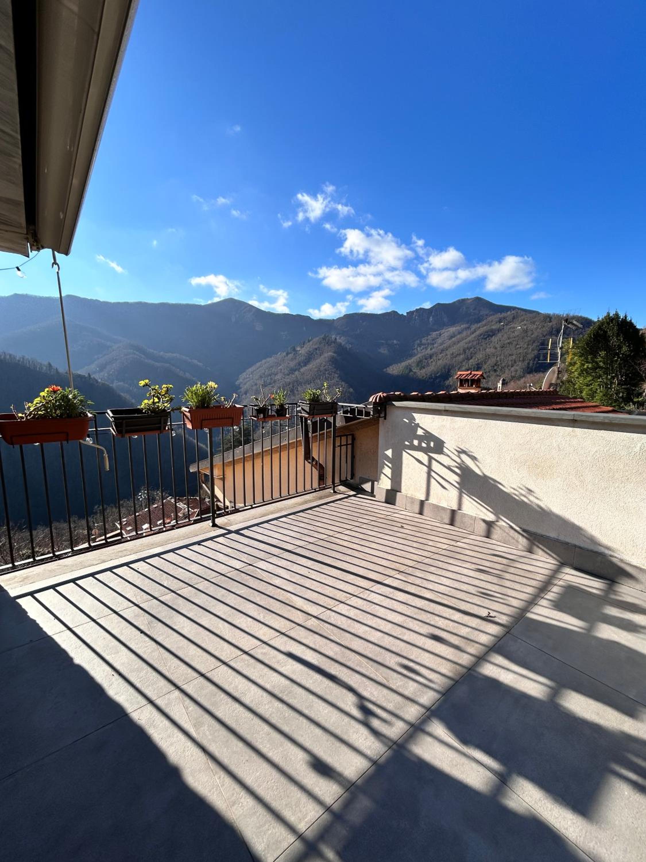 Family Room with Terrace - Photo 3