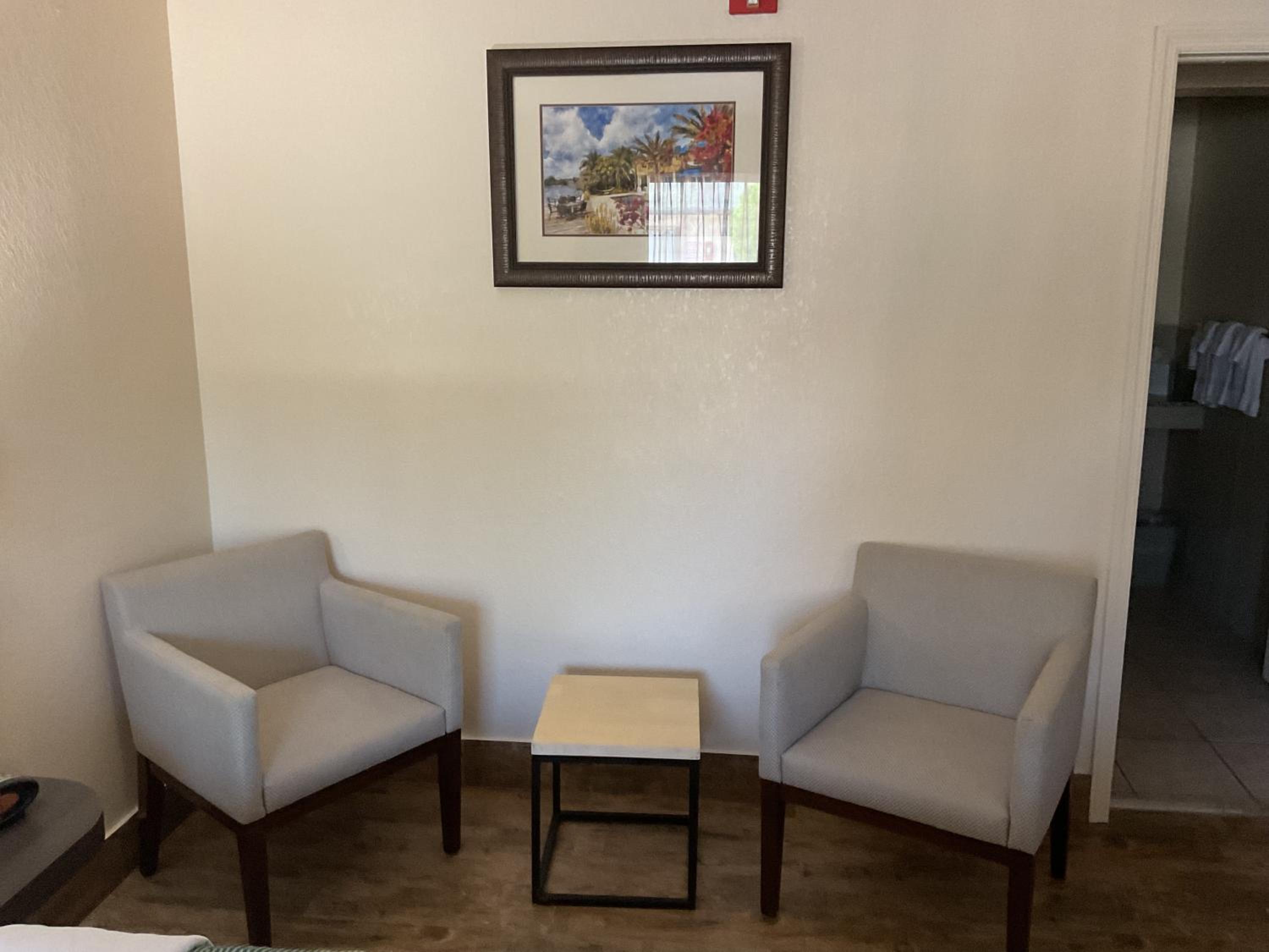 Deluxe Queen Room with Mobility Access - Ground Floor/Non-Smoking - Photo 5