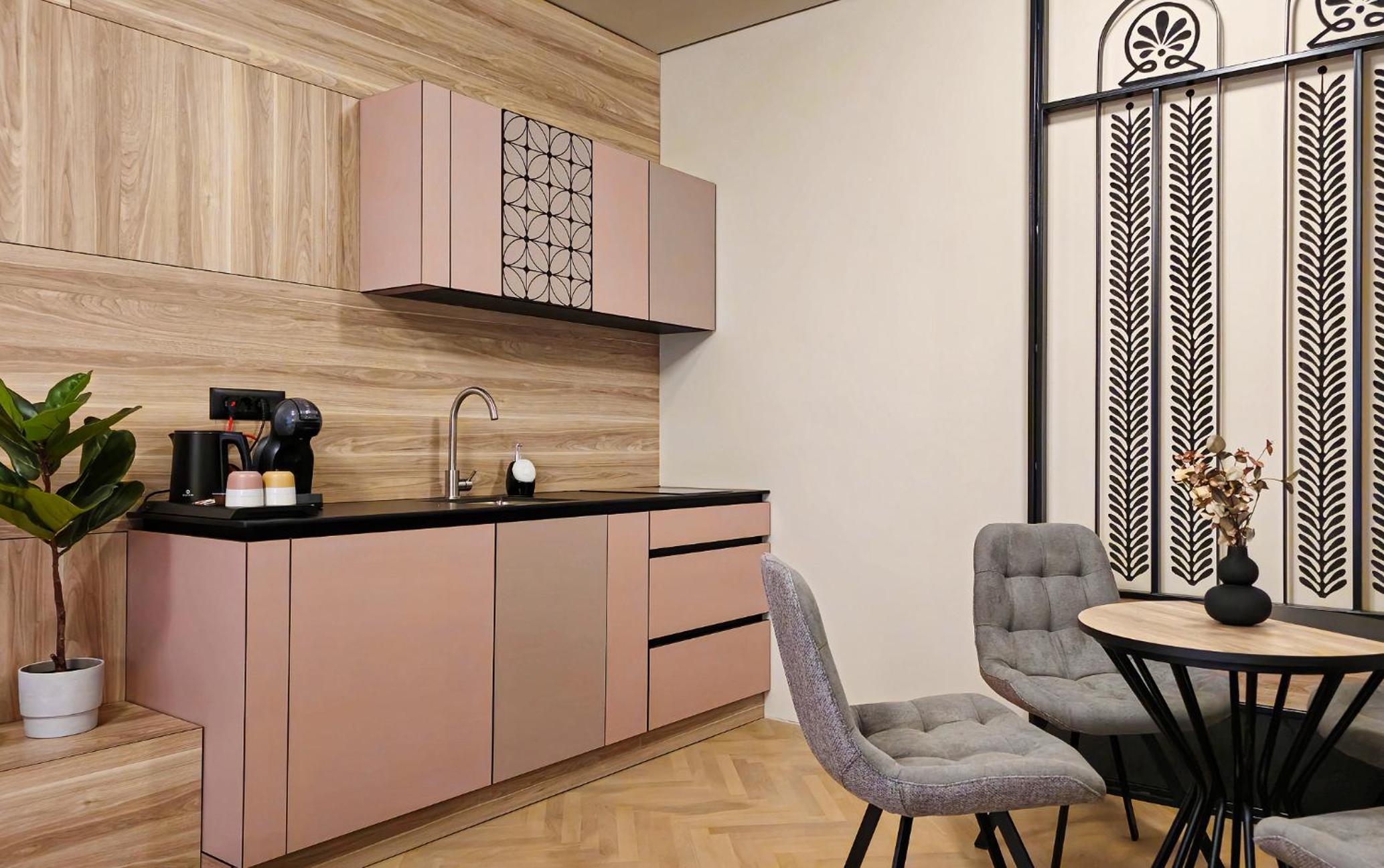 One-Bedroom Apartment photo 2