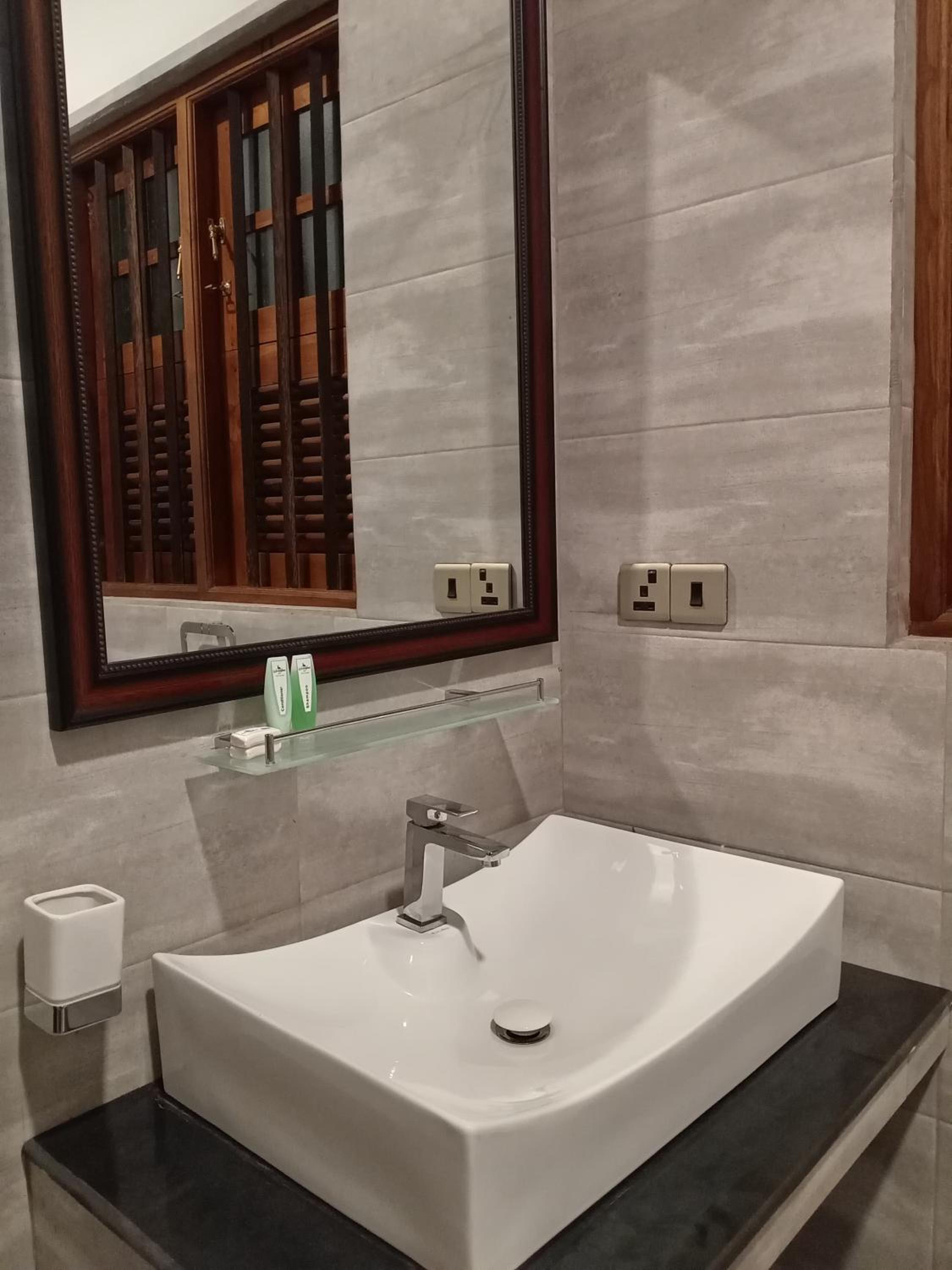 King Room with Pool View photo 2