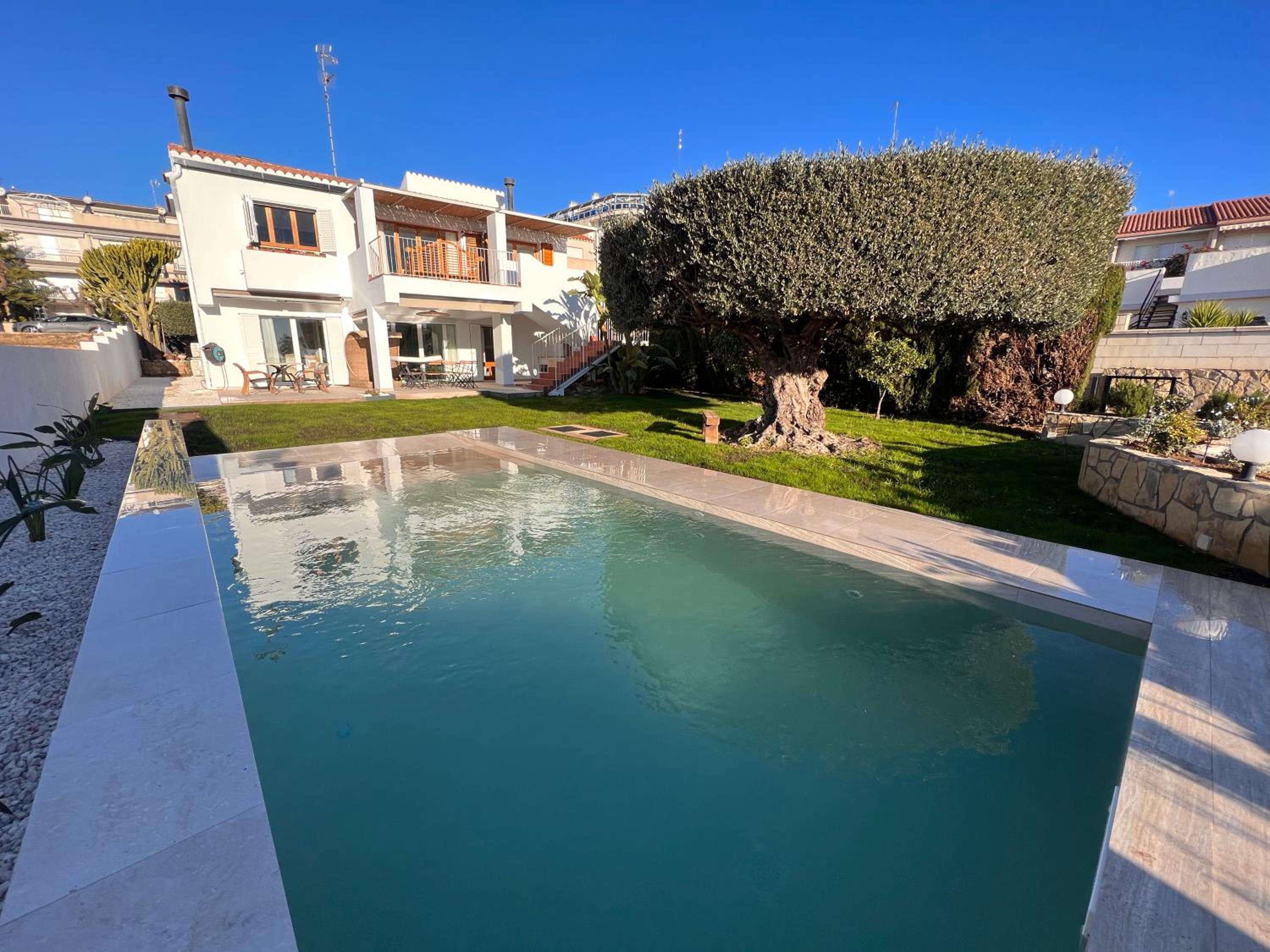 Villa photo 2