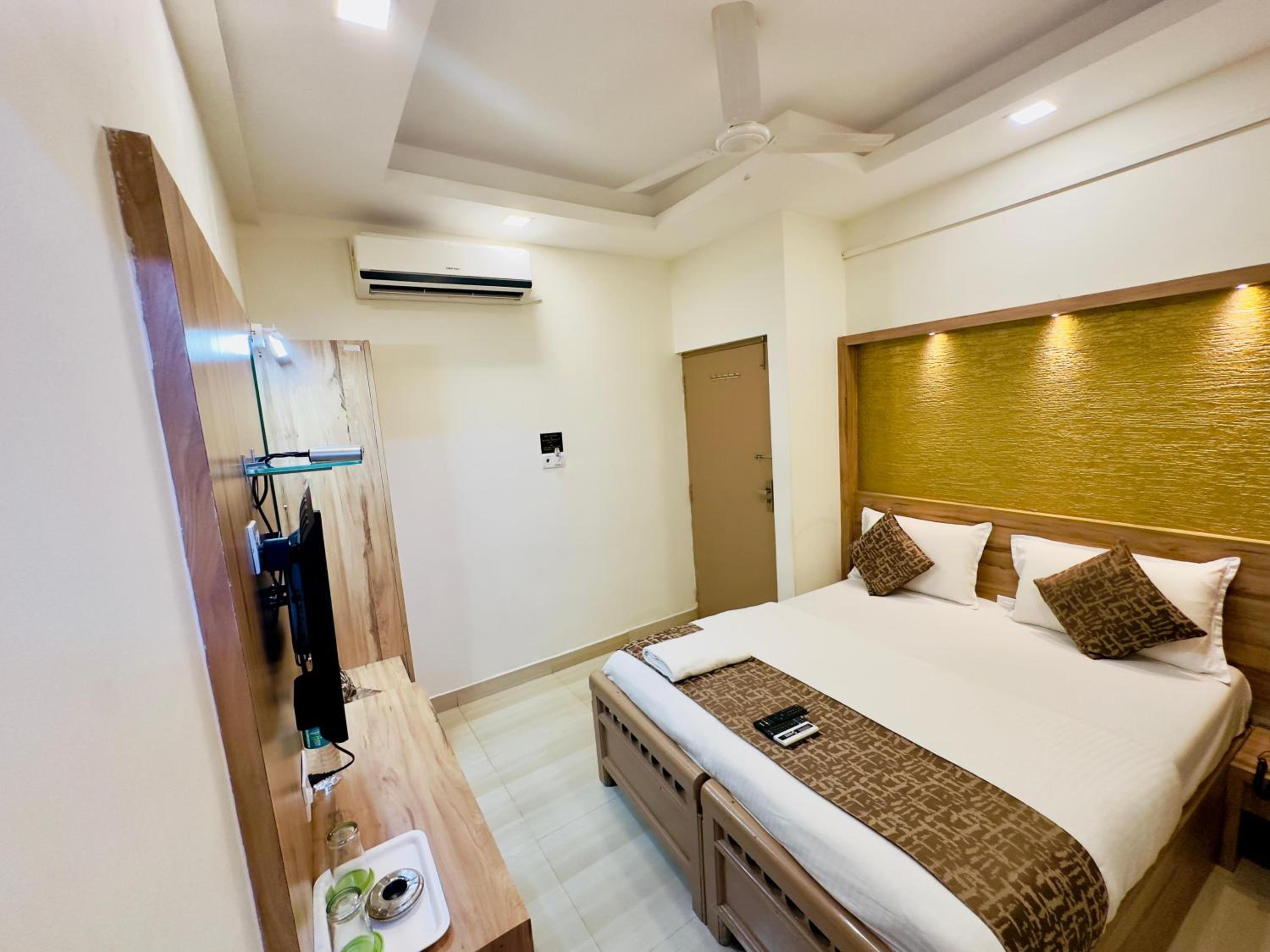Deluxe Double Room photo 2