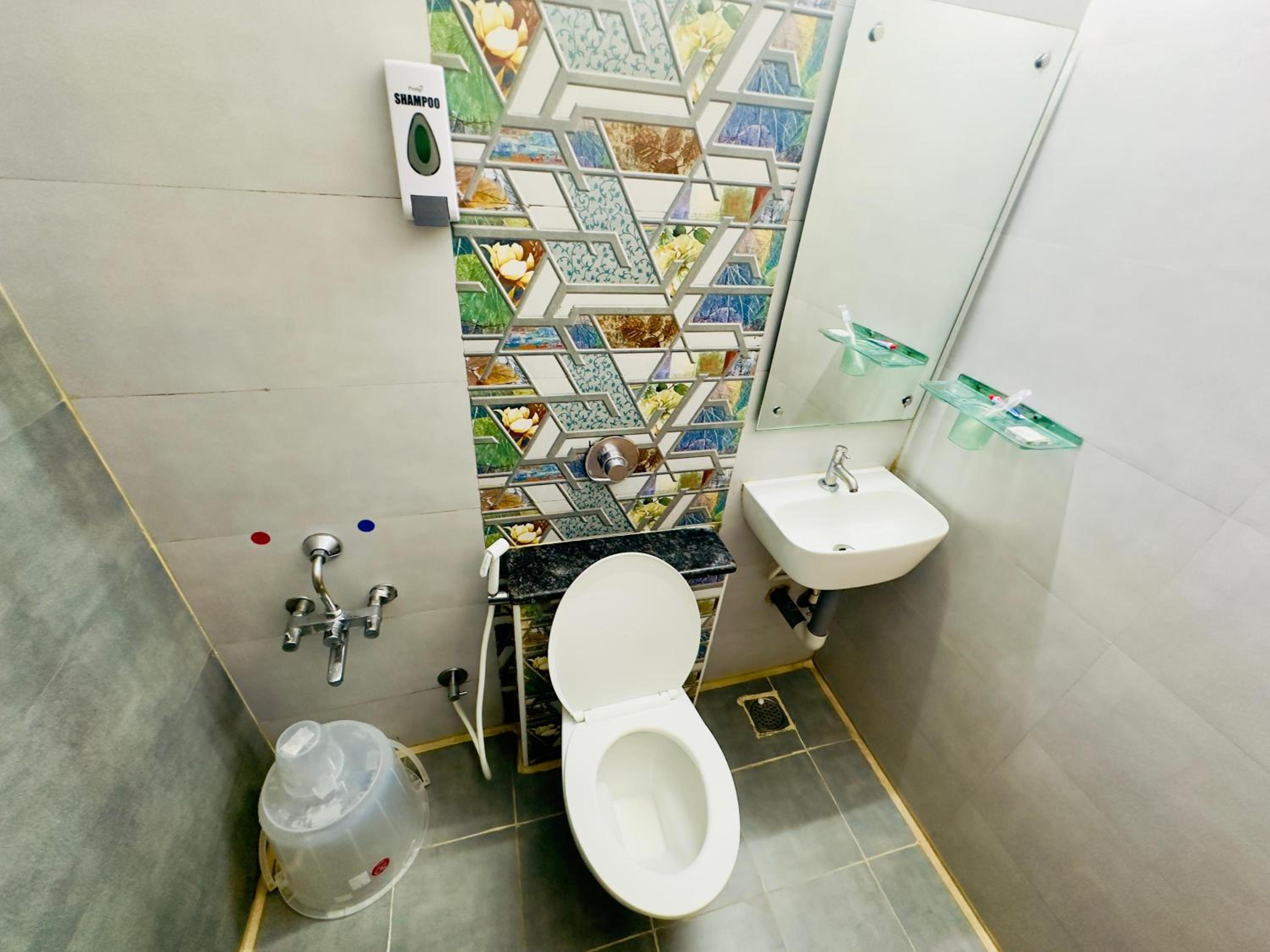 Deluxe Single Room photo 3