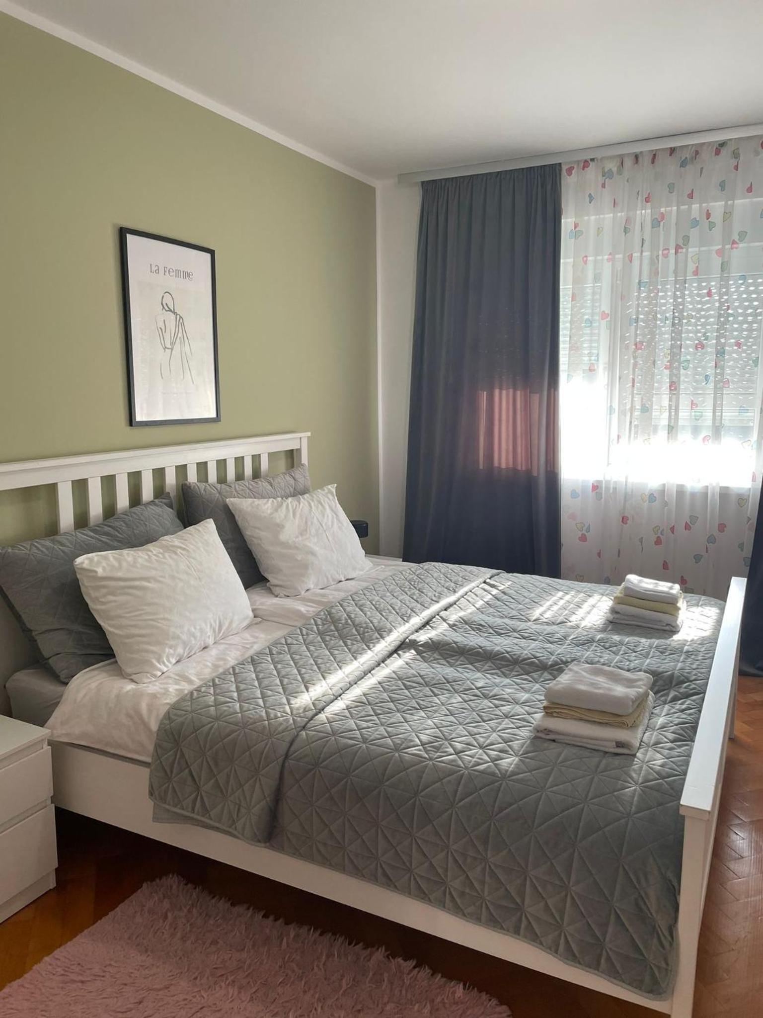 One-Bedroom Apartment - Photo 9