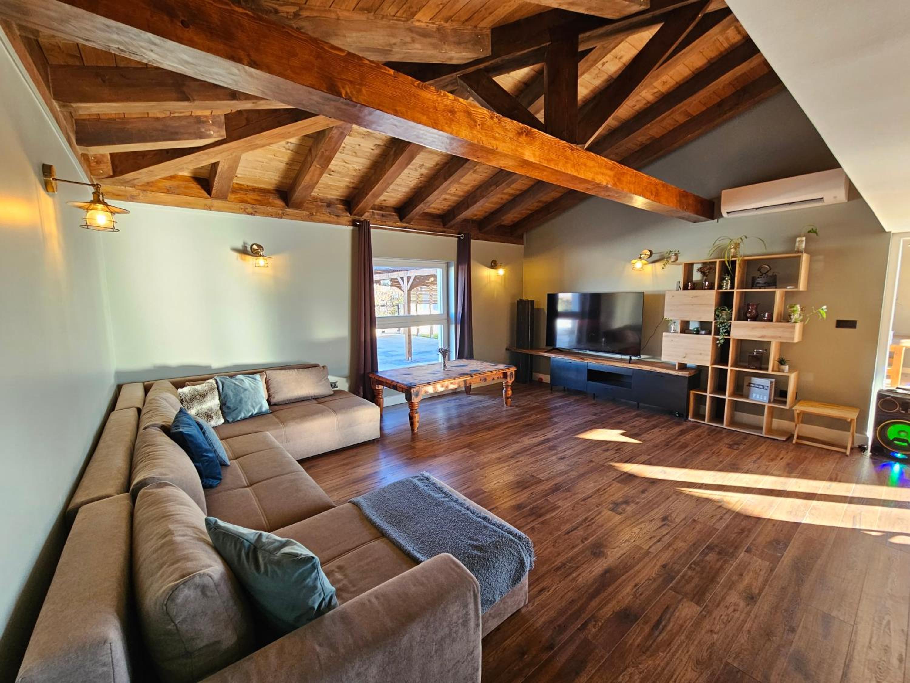 Villa photo 1
