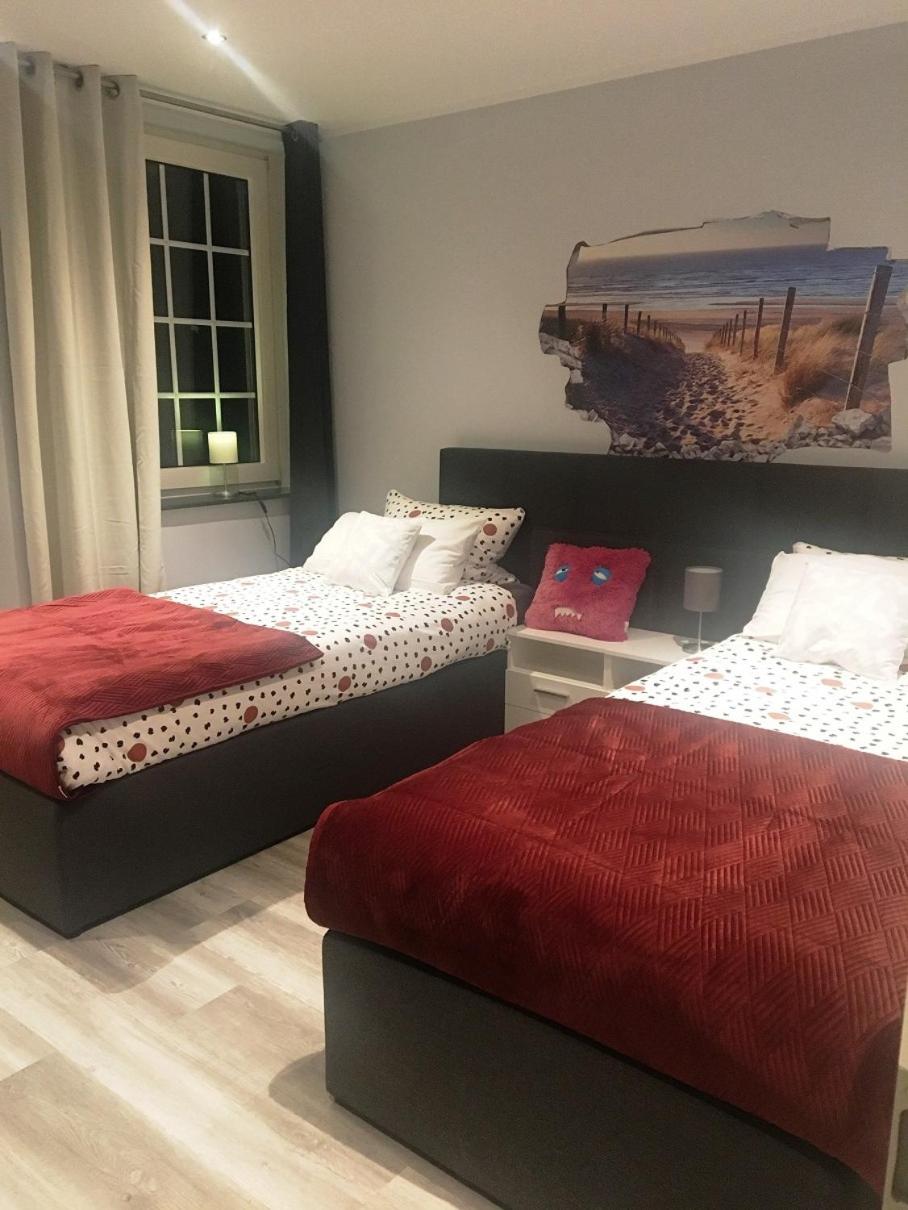 Double or Twin Room with Shared Bathroom photo 2