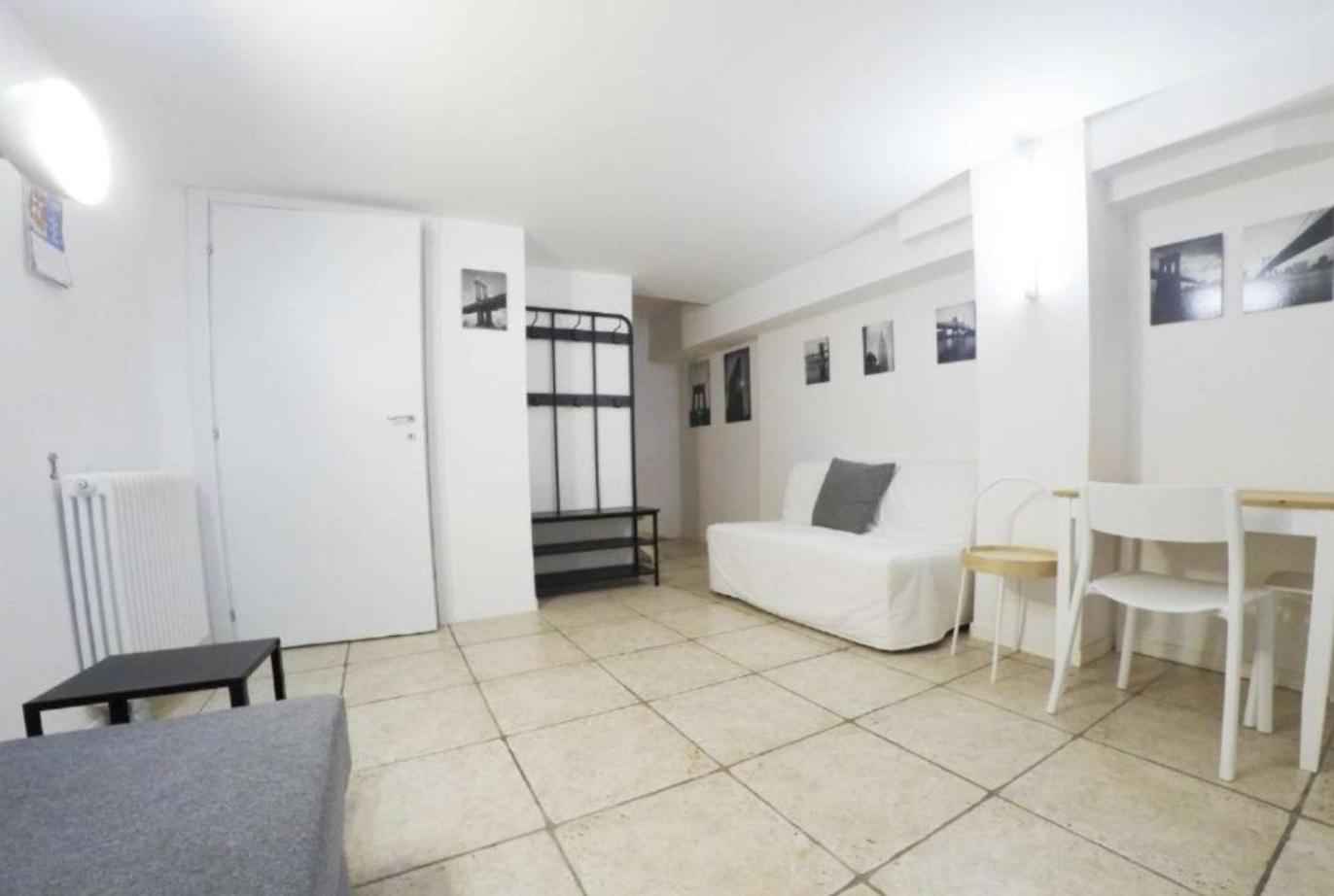 Studio Apartment
