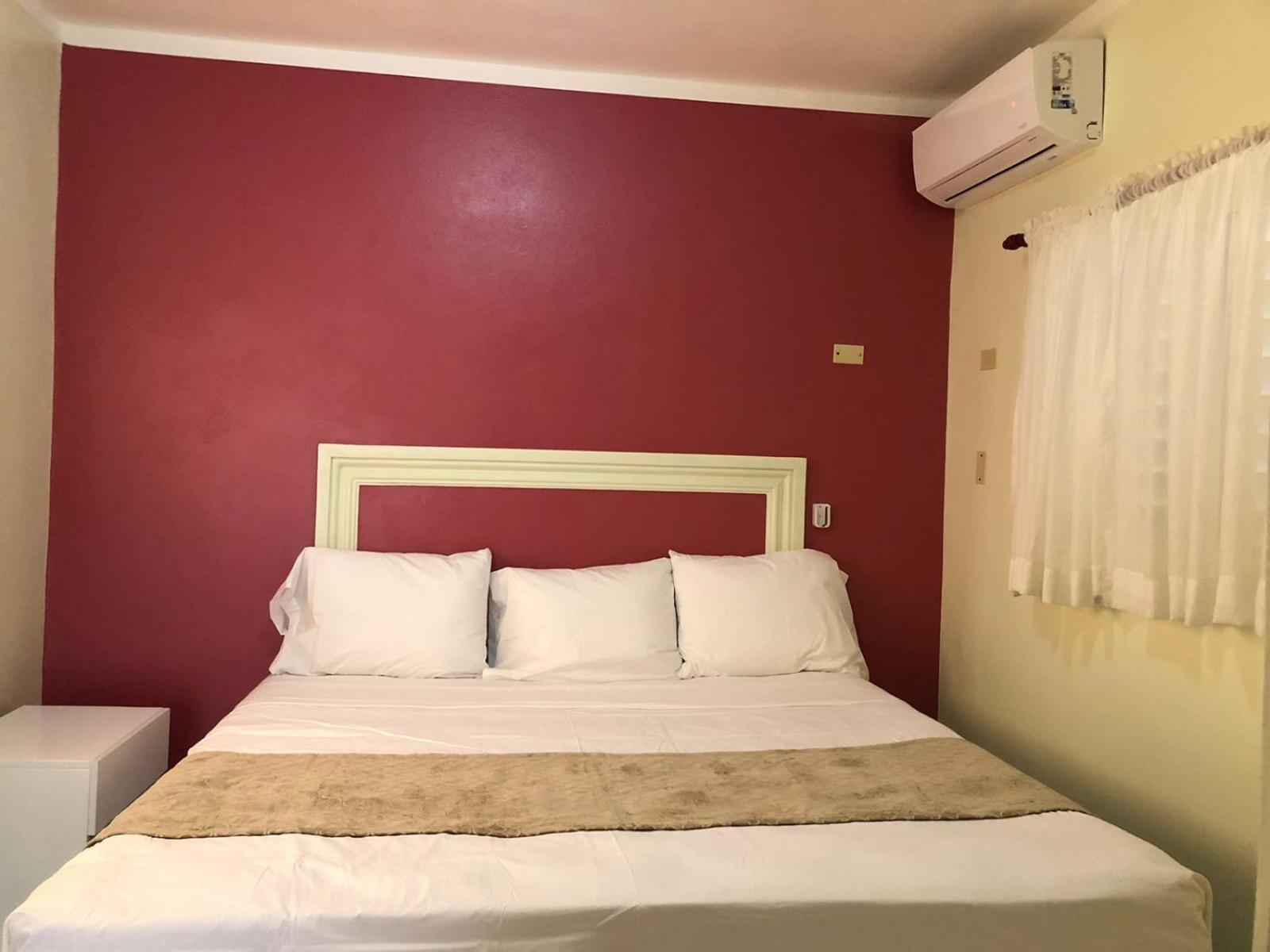 Large Double Room photo 1