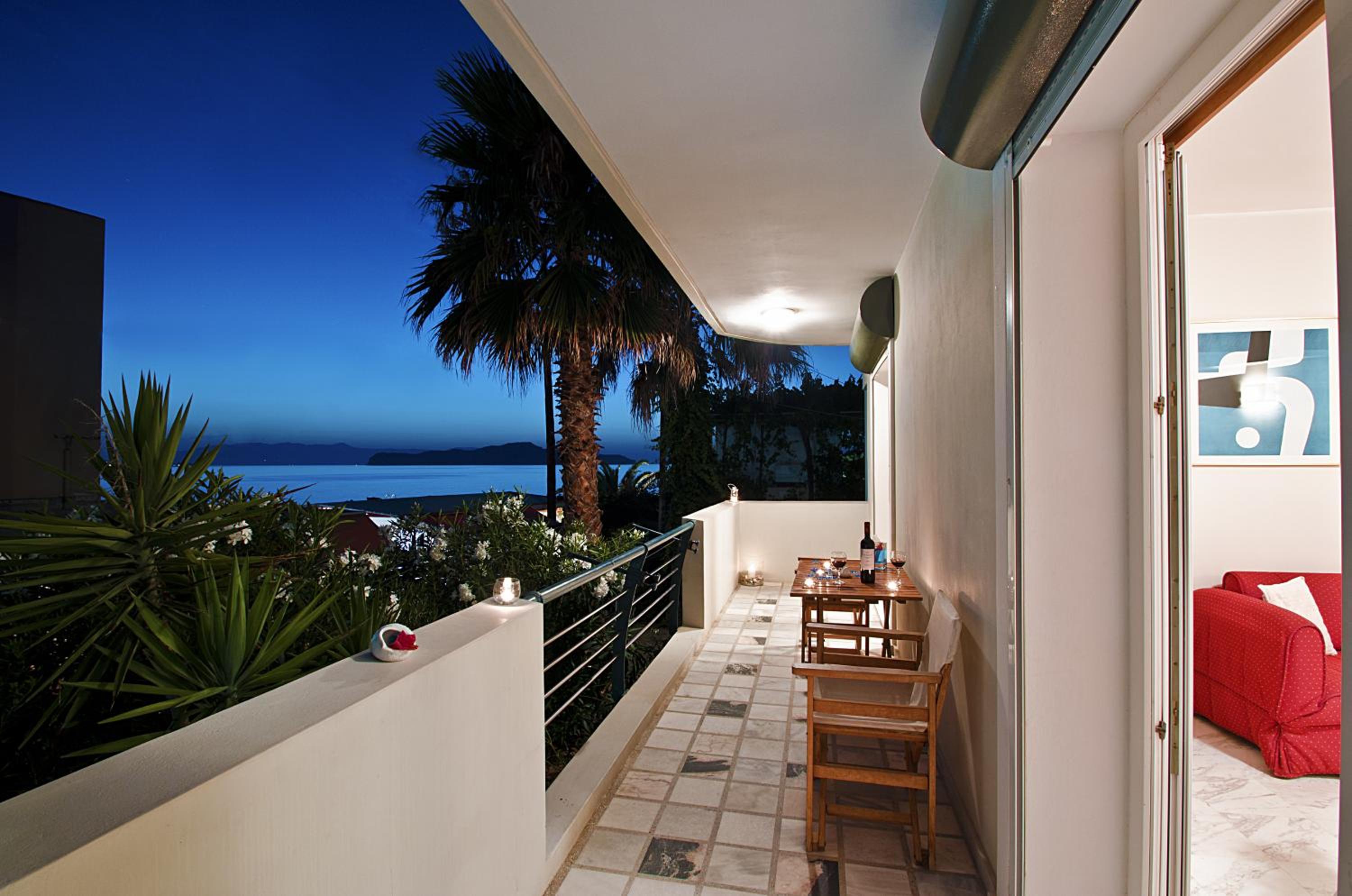 Apartment with Sea View - Photo 4
