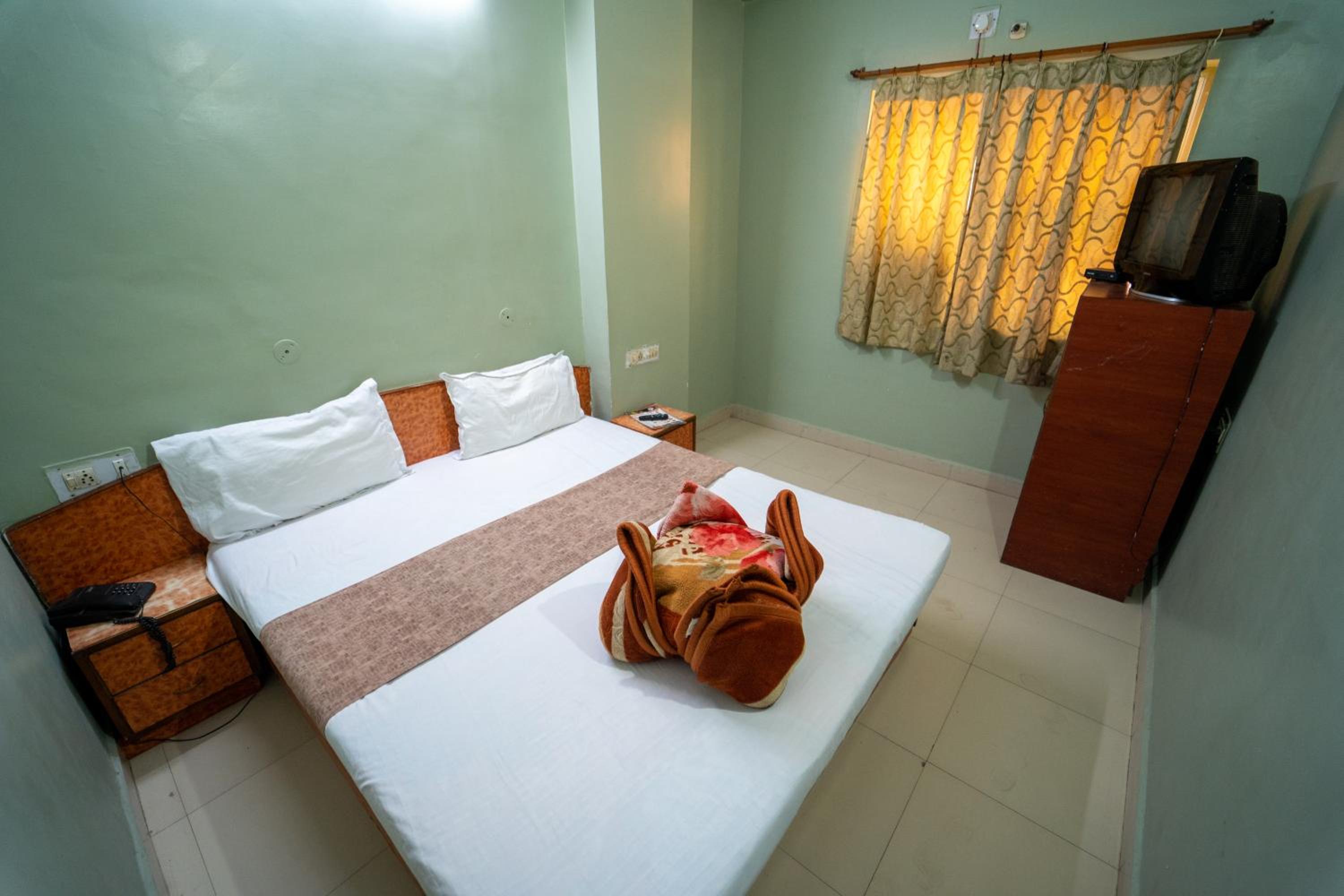 Deluxe Double Room - Photo 8
