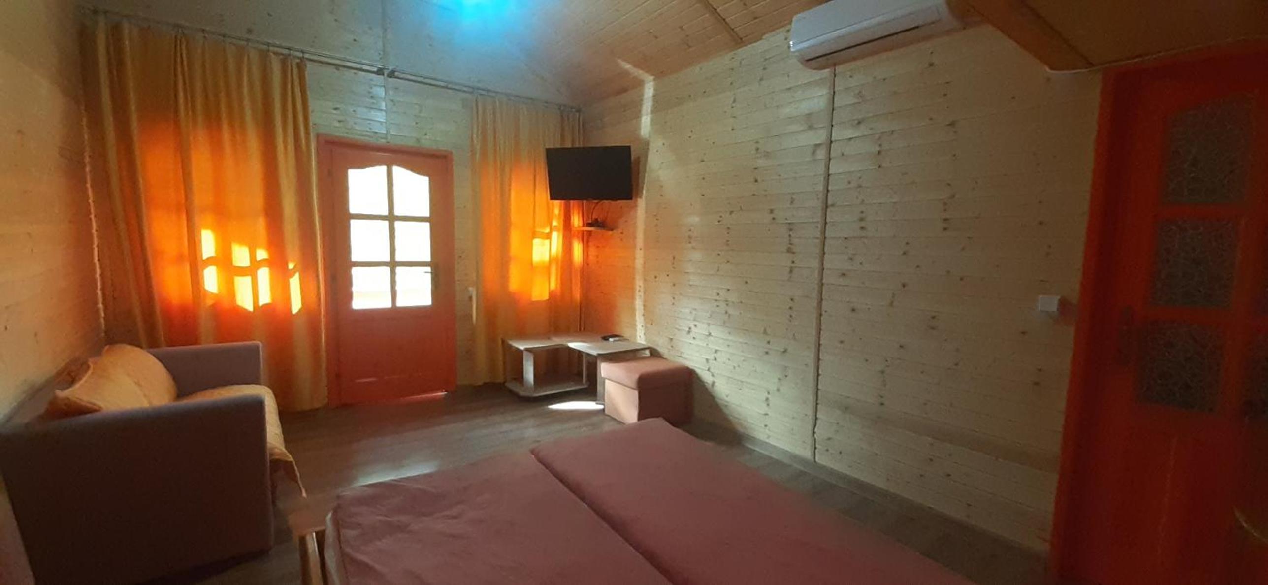 One-Bedroom House photo 1