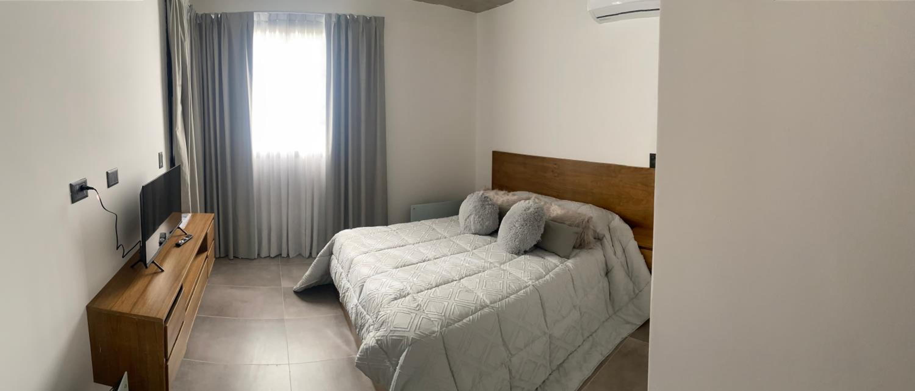 One-Bedroom House photo 1