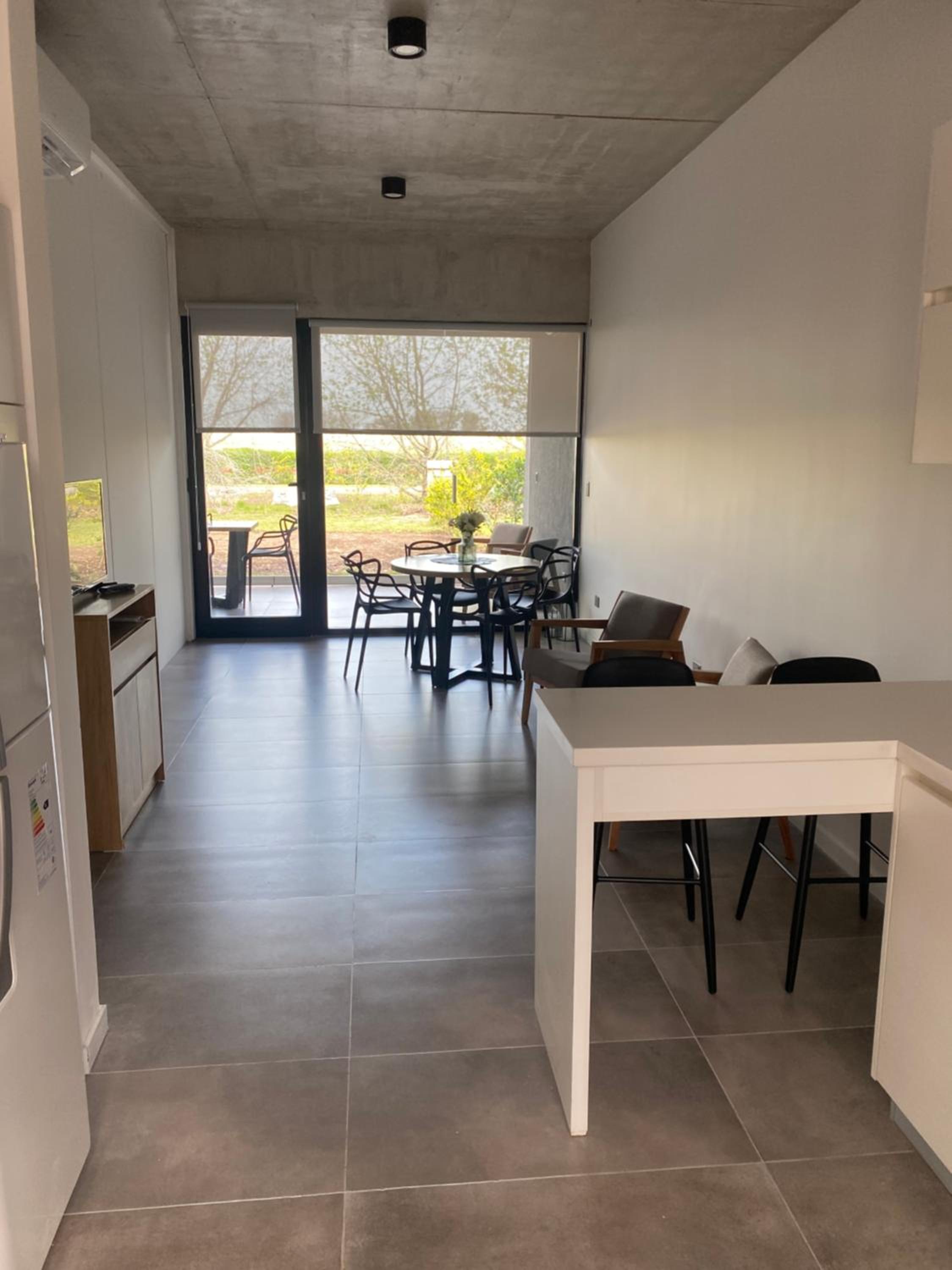 One-Bedroom House photo 2