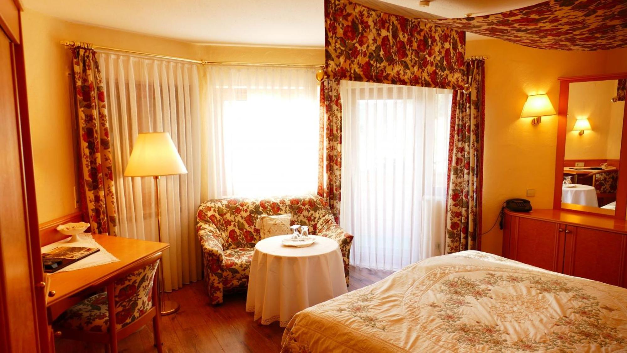Deluxe Double Room with Balcony photo 1
