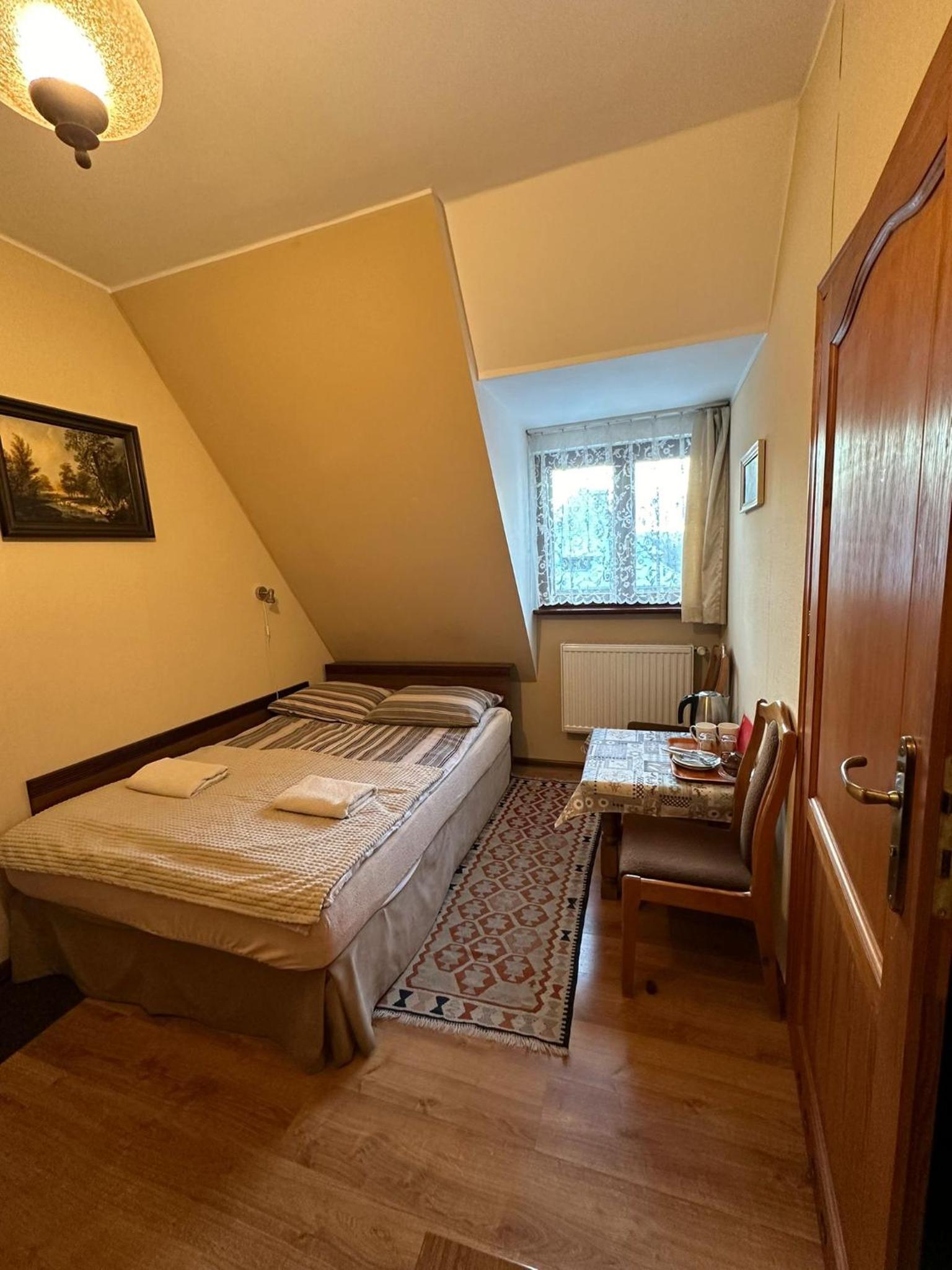 Small Double Room photo 2
