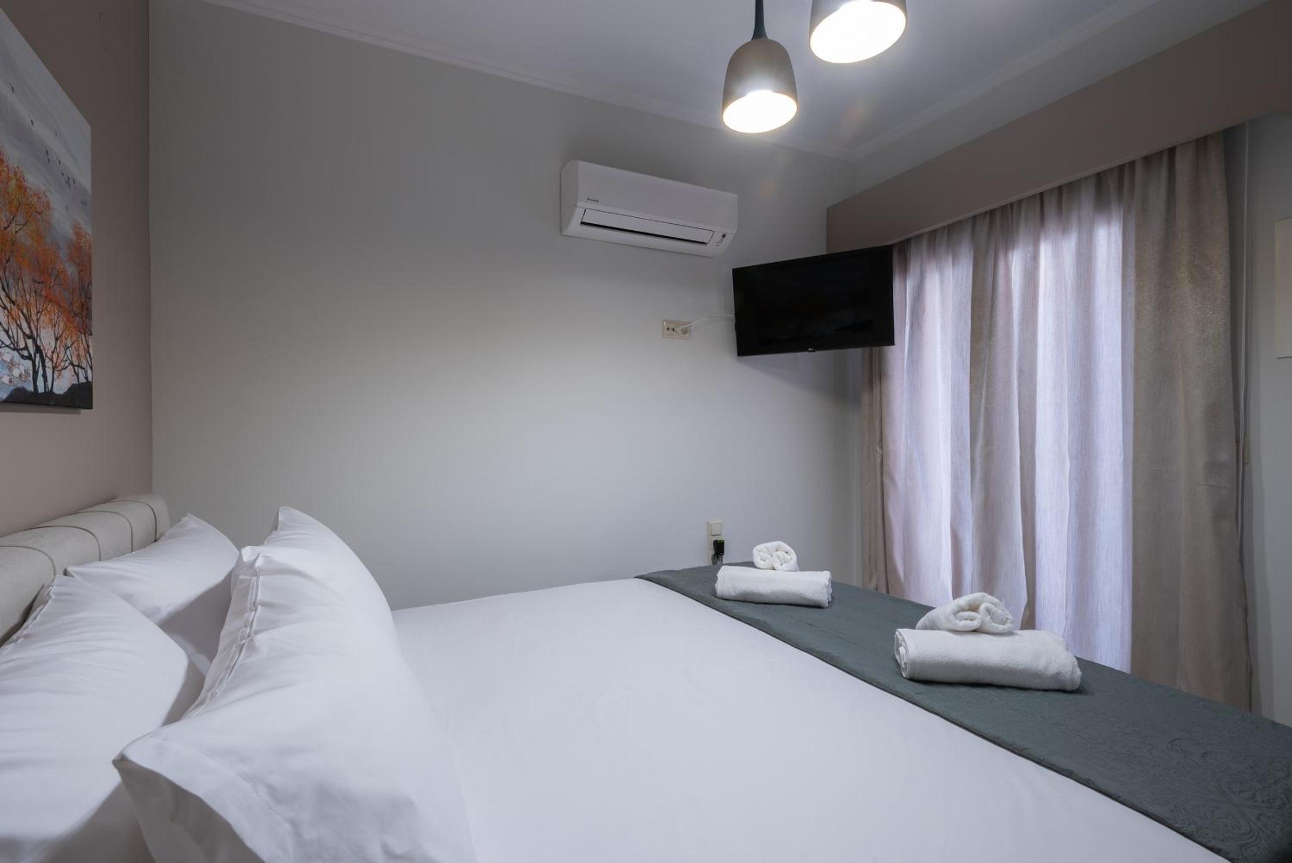 Small Double Room photo 2