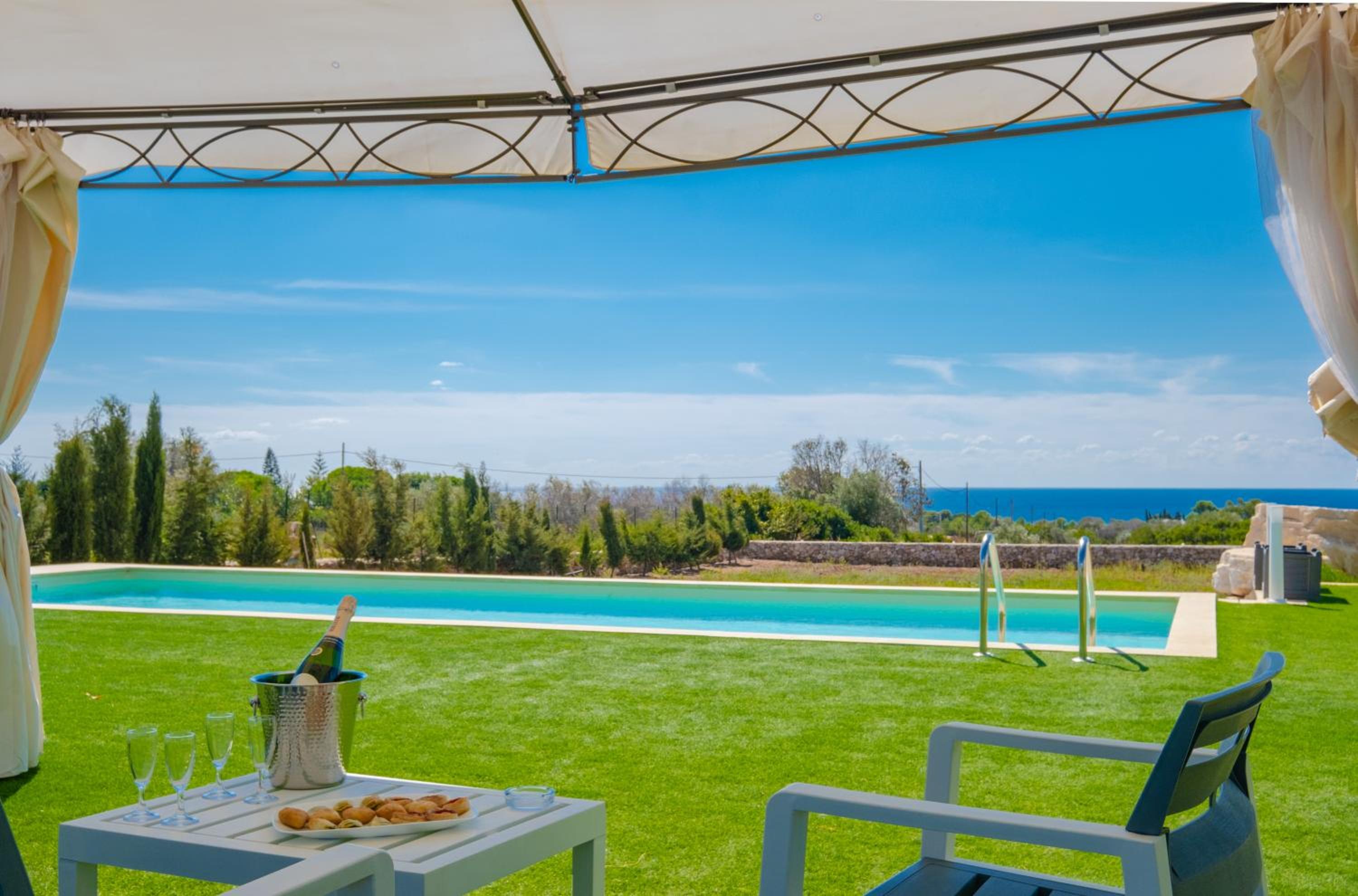 Villa with Sea View and Private Pool photo 3