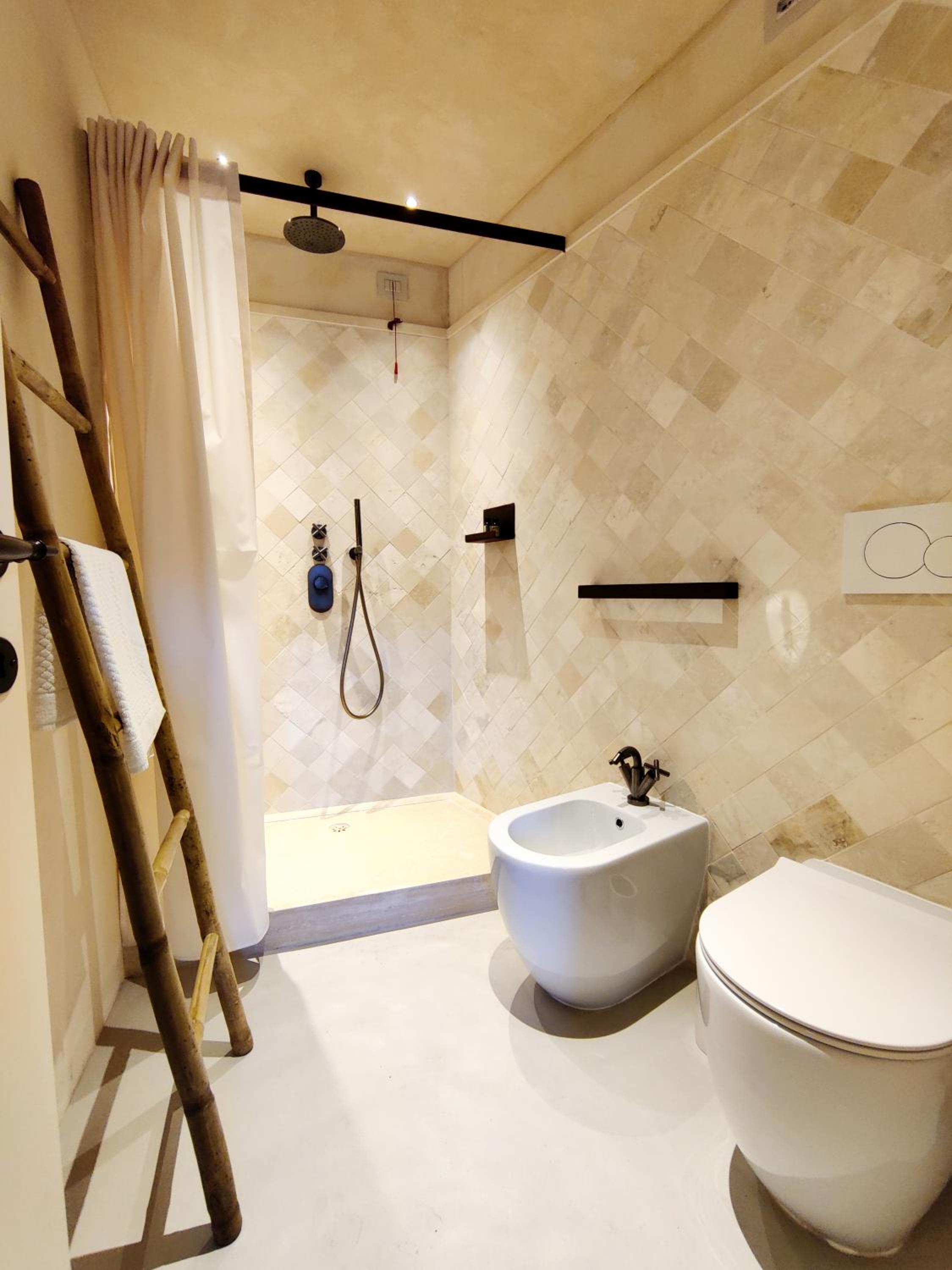 Family Suite - Photo 11