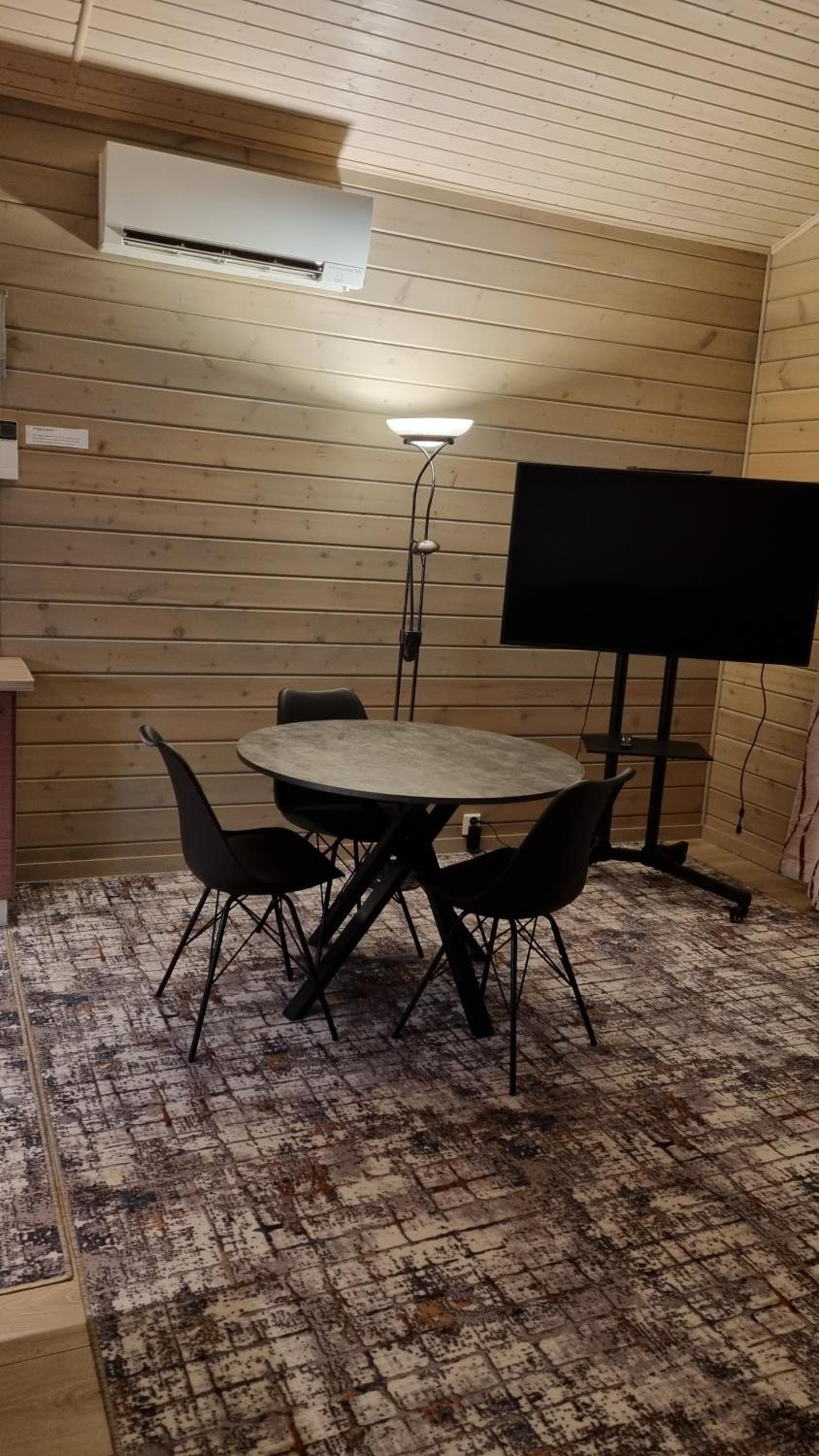 One-Bedroom House - Photo 39