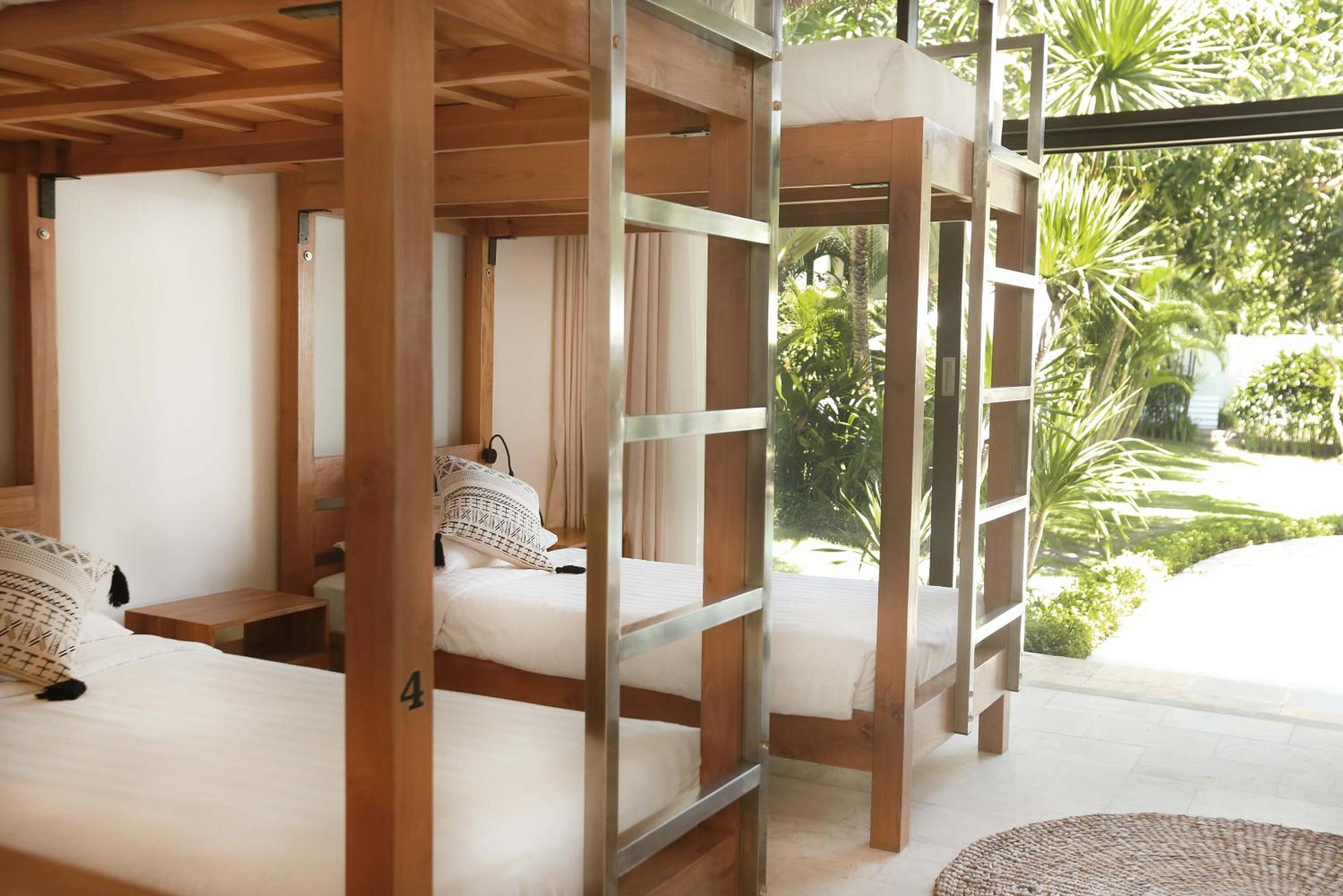 Bed in 4-Bed Mixed Dormitory Room photo 2