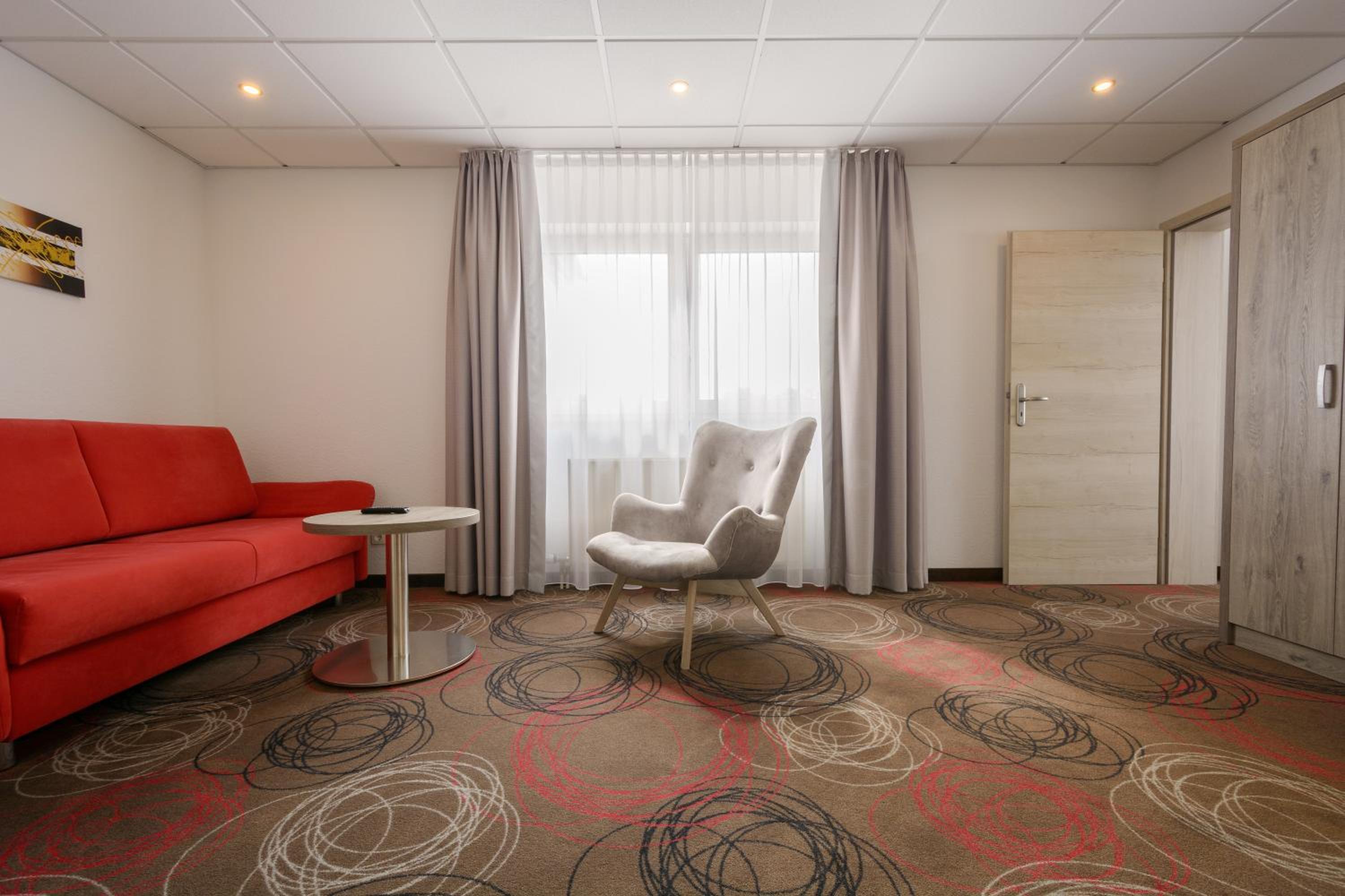 Suite - Photo 5