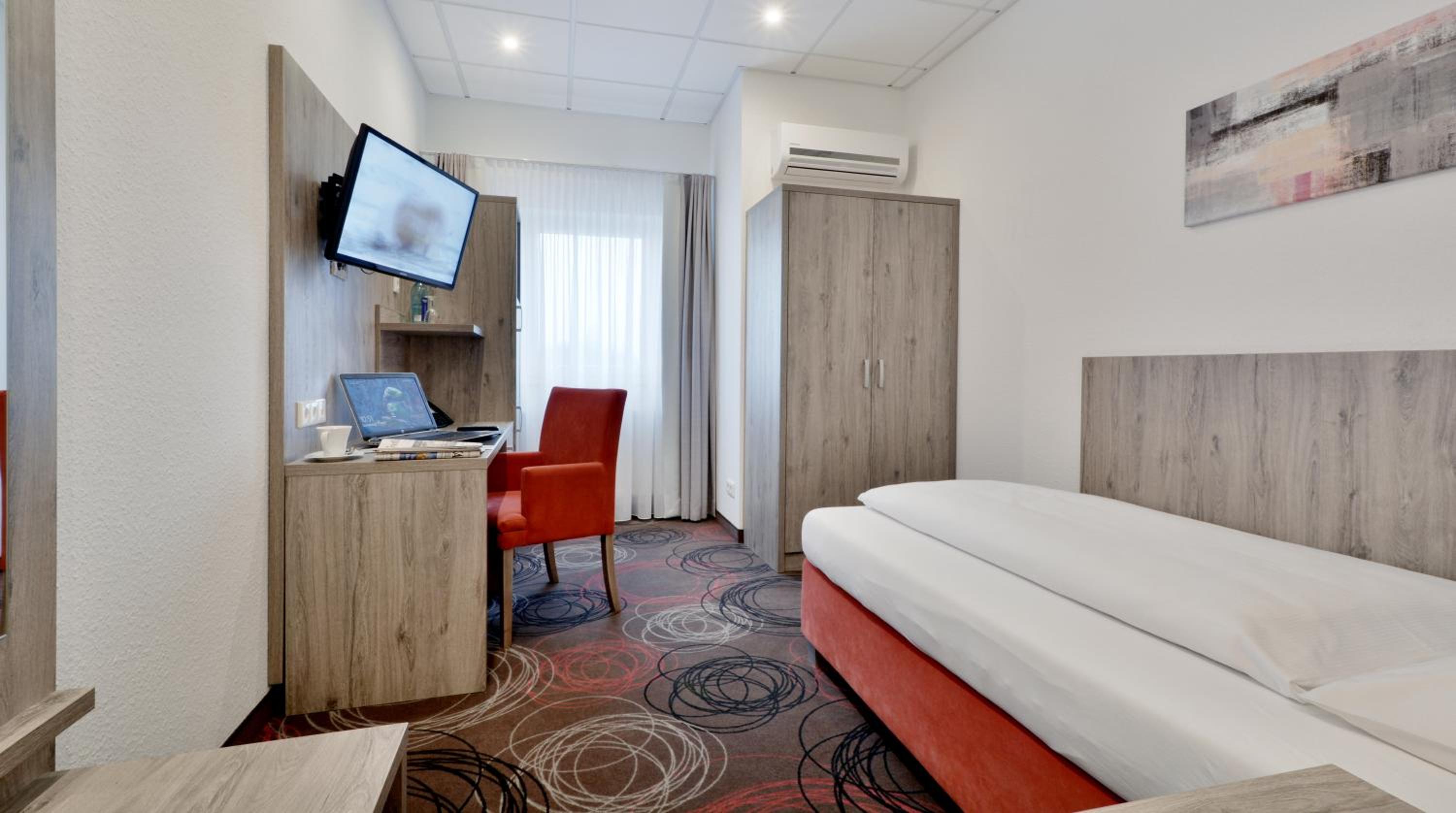 Single Room photo 3