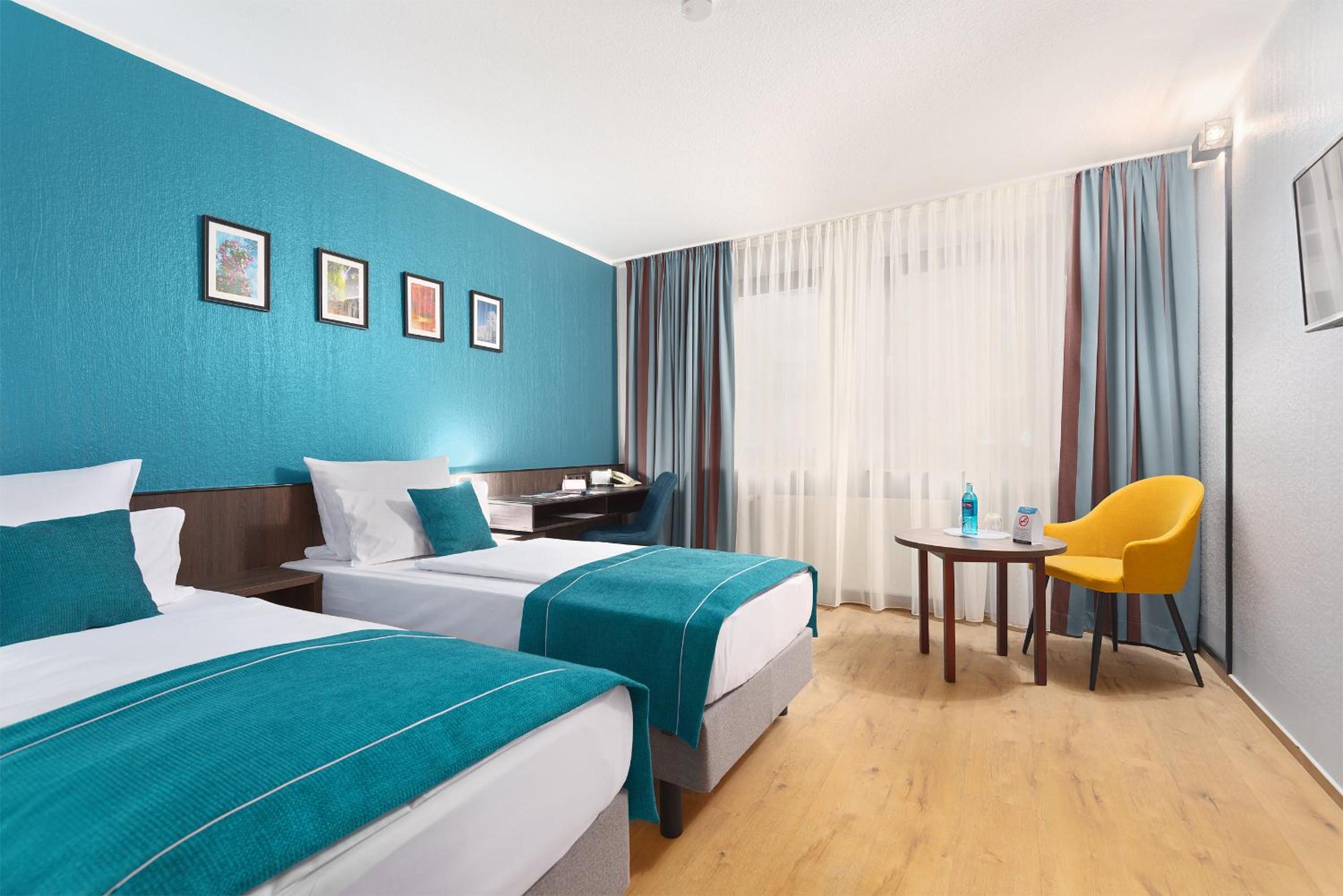 Twin Room - Photo 2