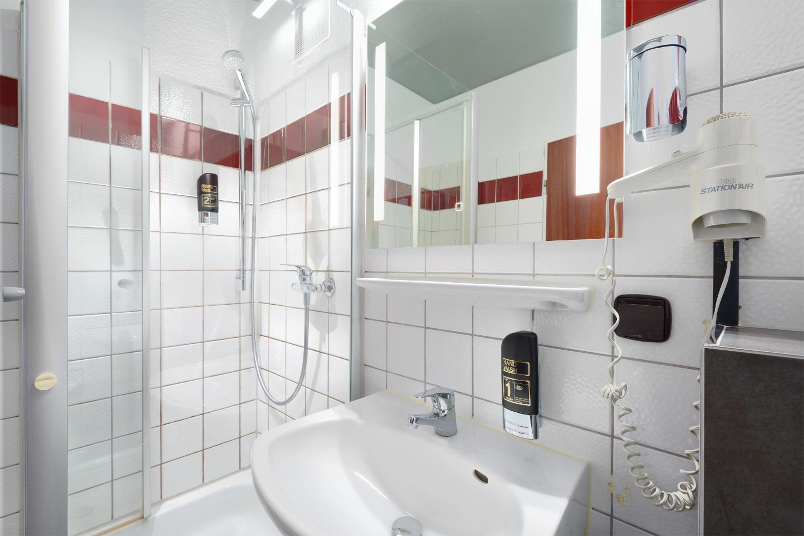 Double Room - Photo 5