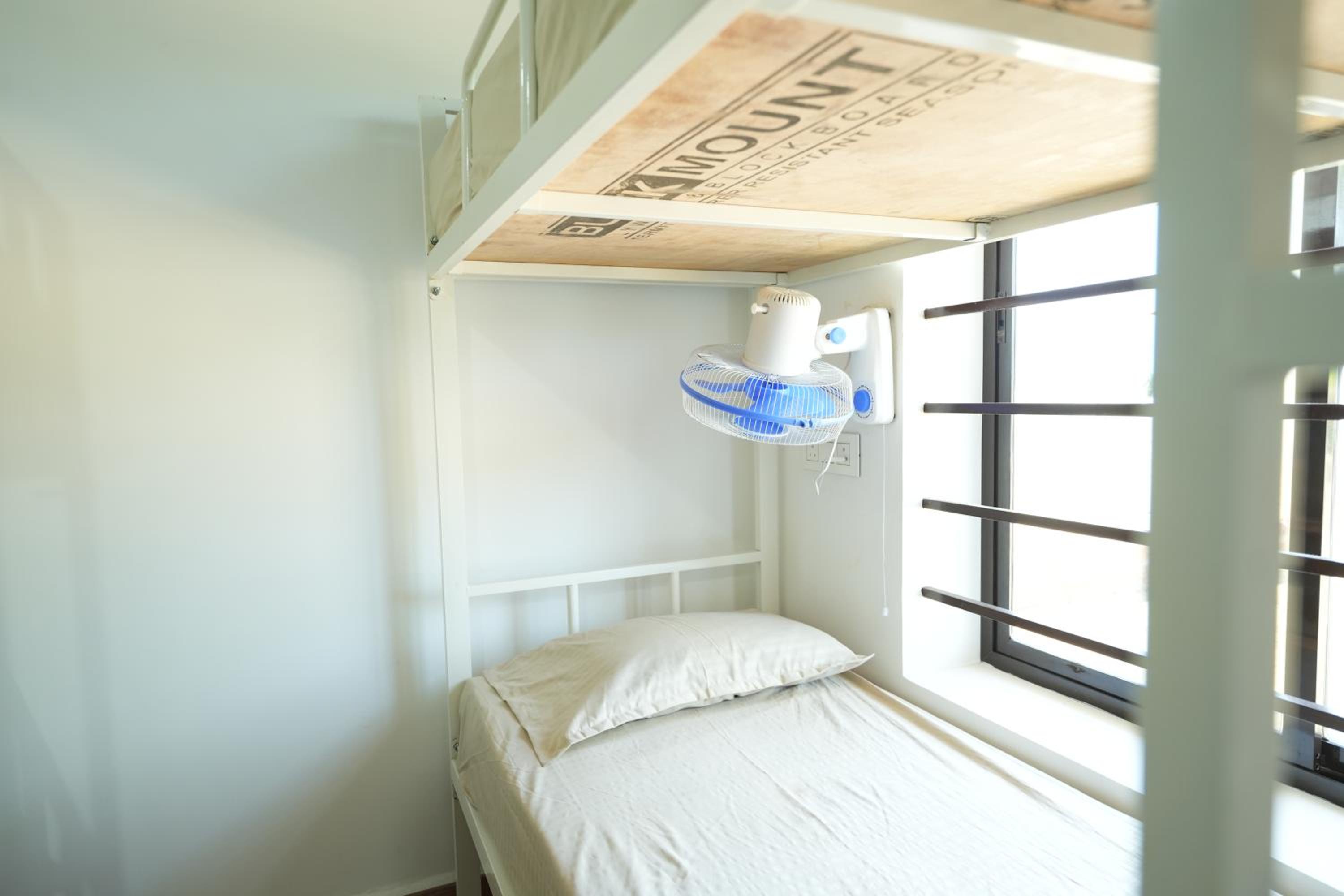 Bed in 8-Bed Mixed Dormitory Room photo 1