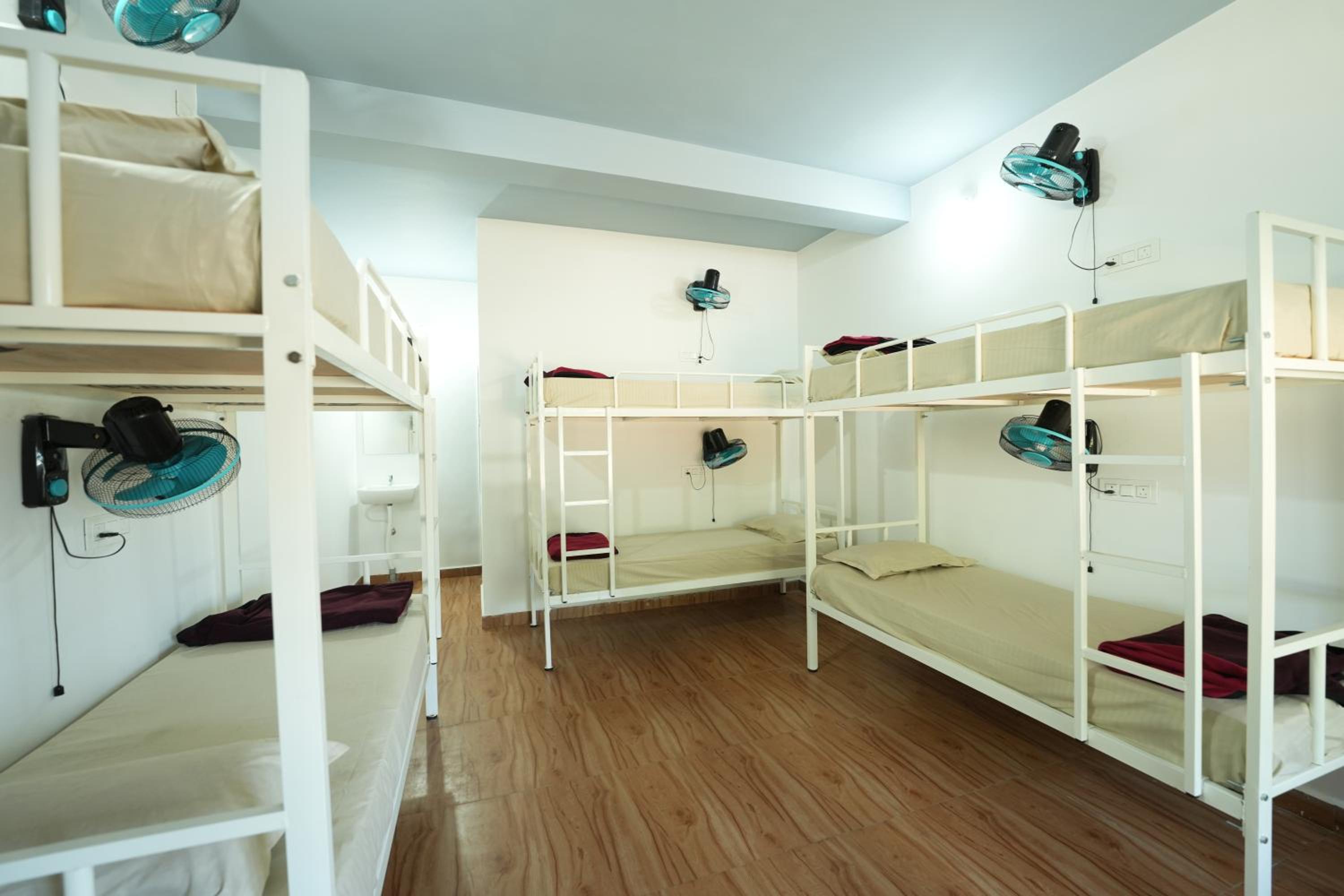 Bed in 8-Bed Mixed Dormitory Room photo 3