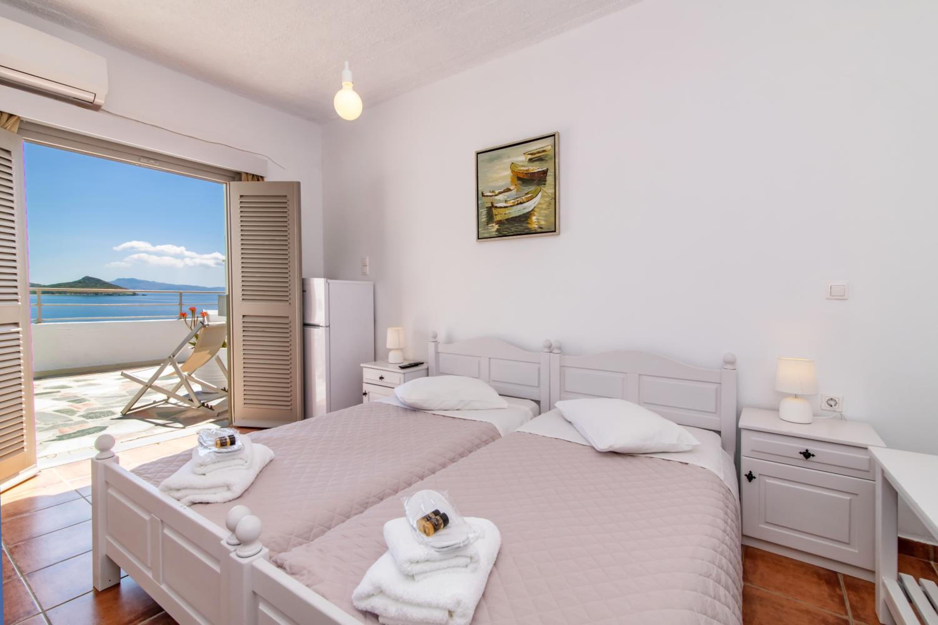 Double Room with Sea View - Photo 2
