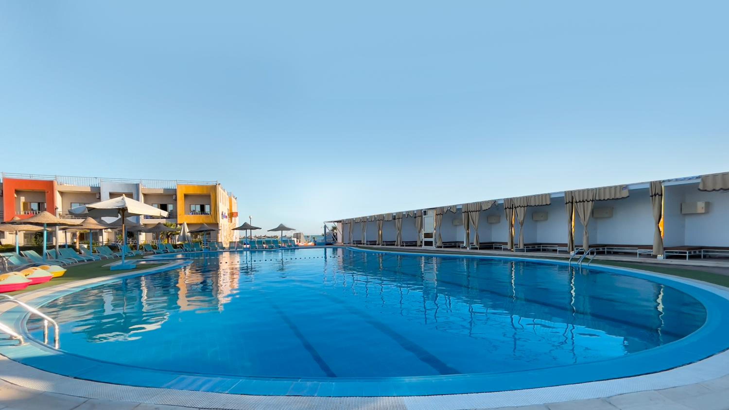 Triple Room with Pool View photo 2