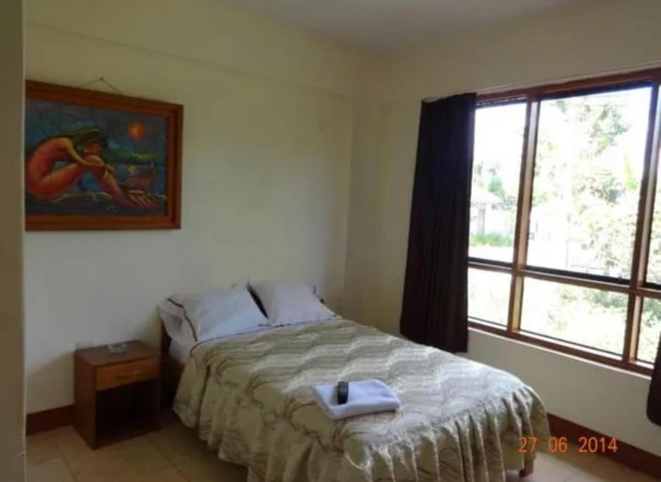 Queen Room photo 1