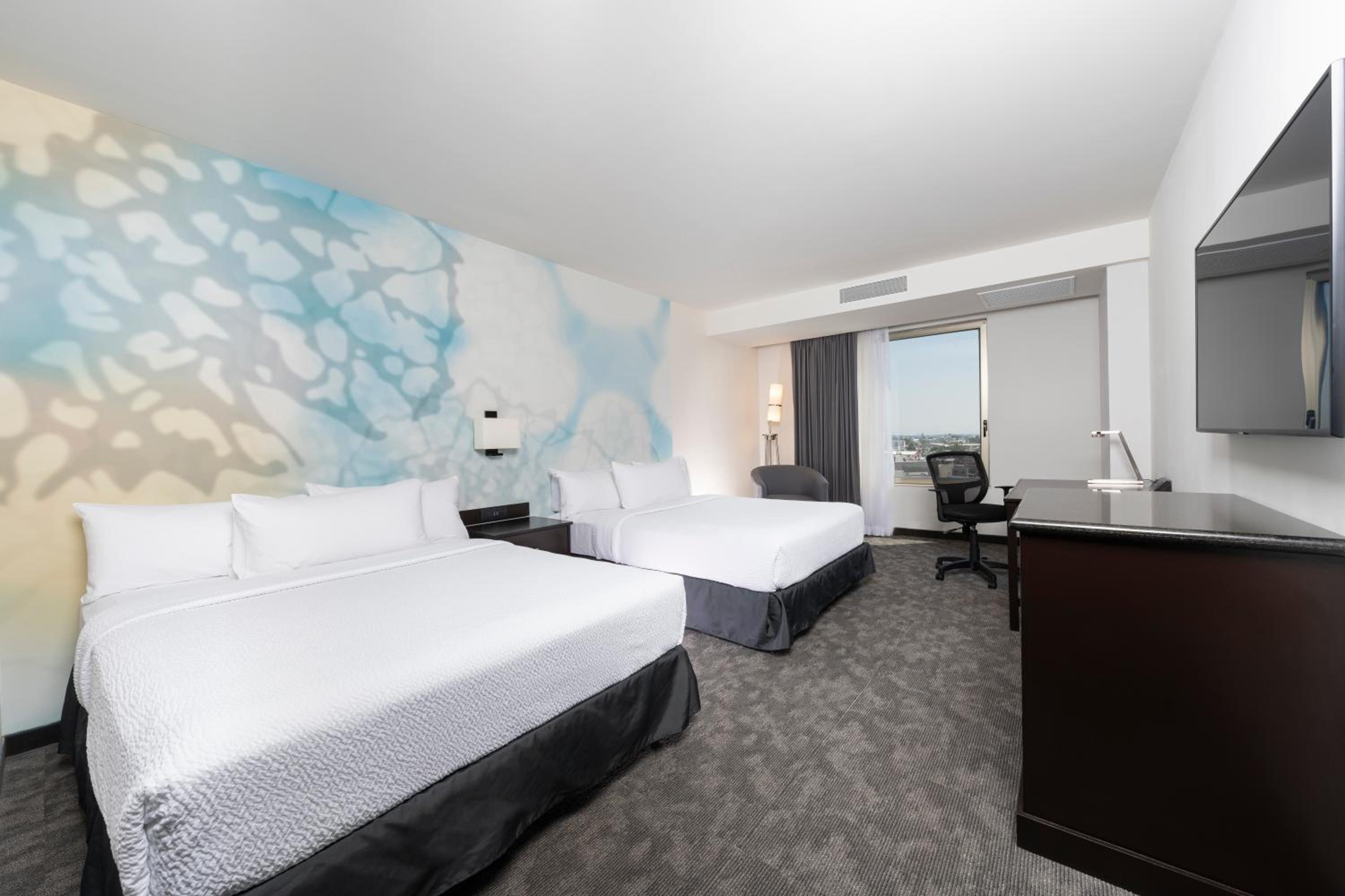 Queen Room with Two Queen Beds photo 1
