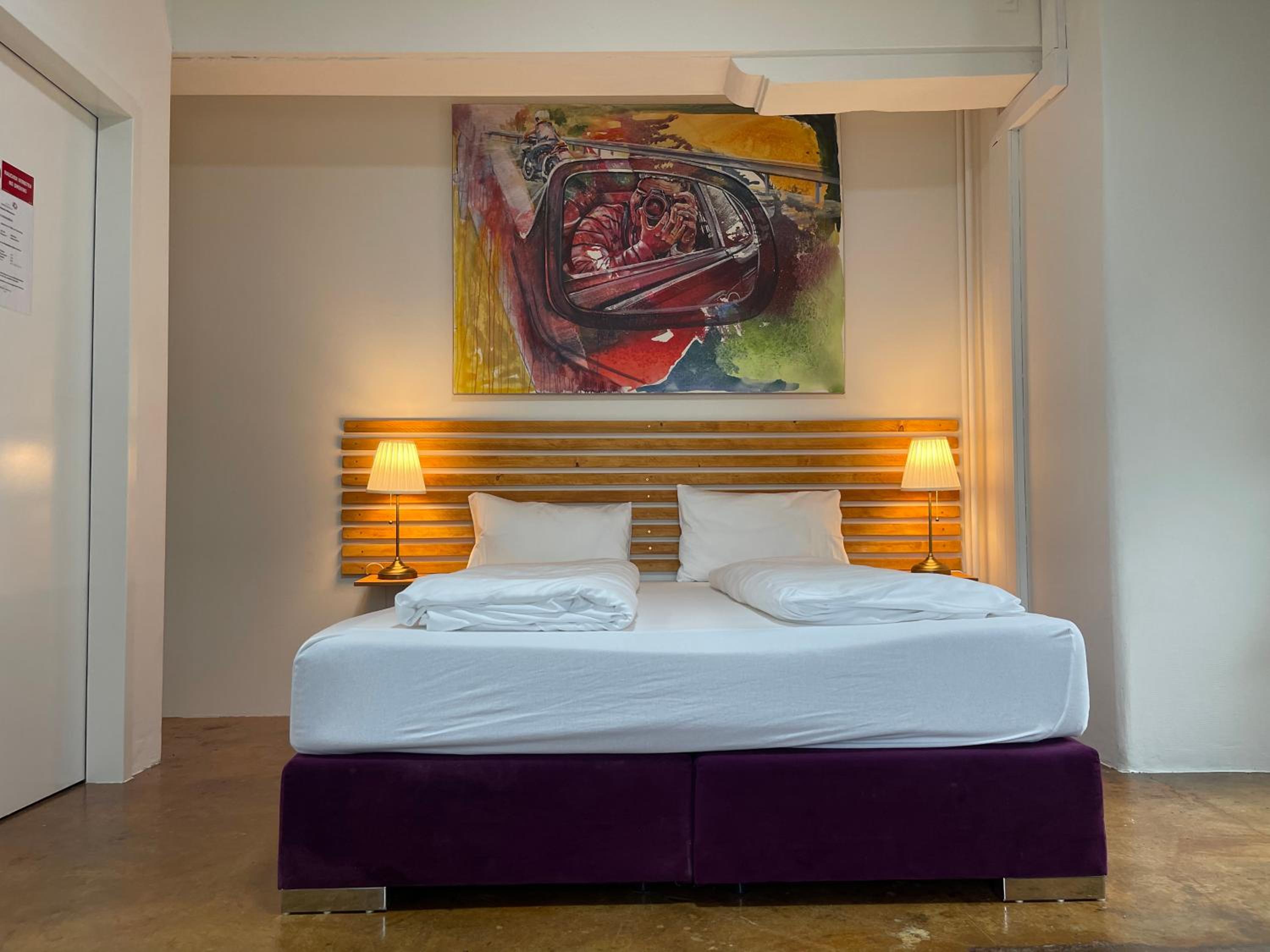 Double Room (shared bathroom) photo 3