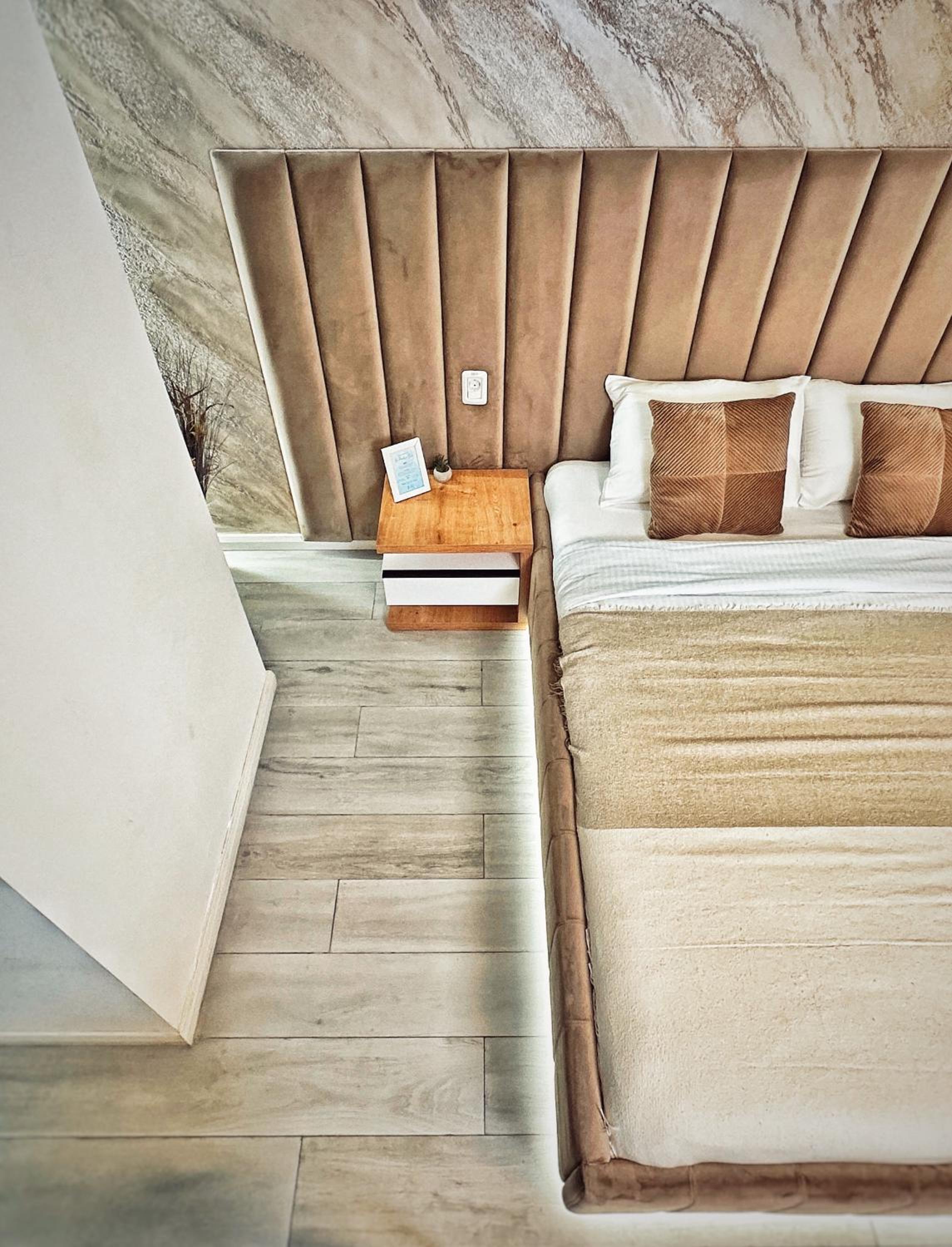 One-Bedroom Apartment - Photo 21