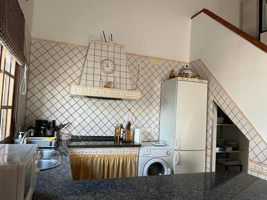 Three-Bedroom House photo 2