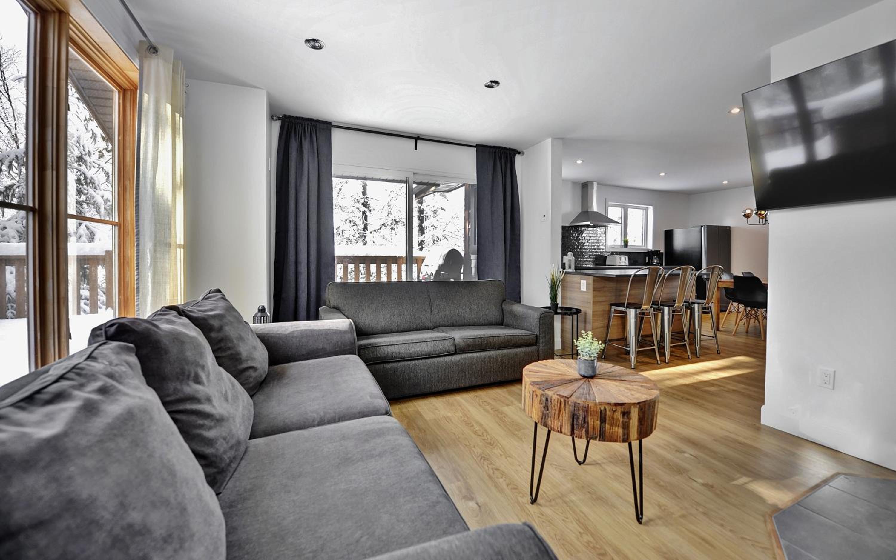 Three-Bedroom Chalet photo 1